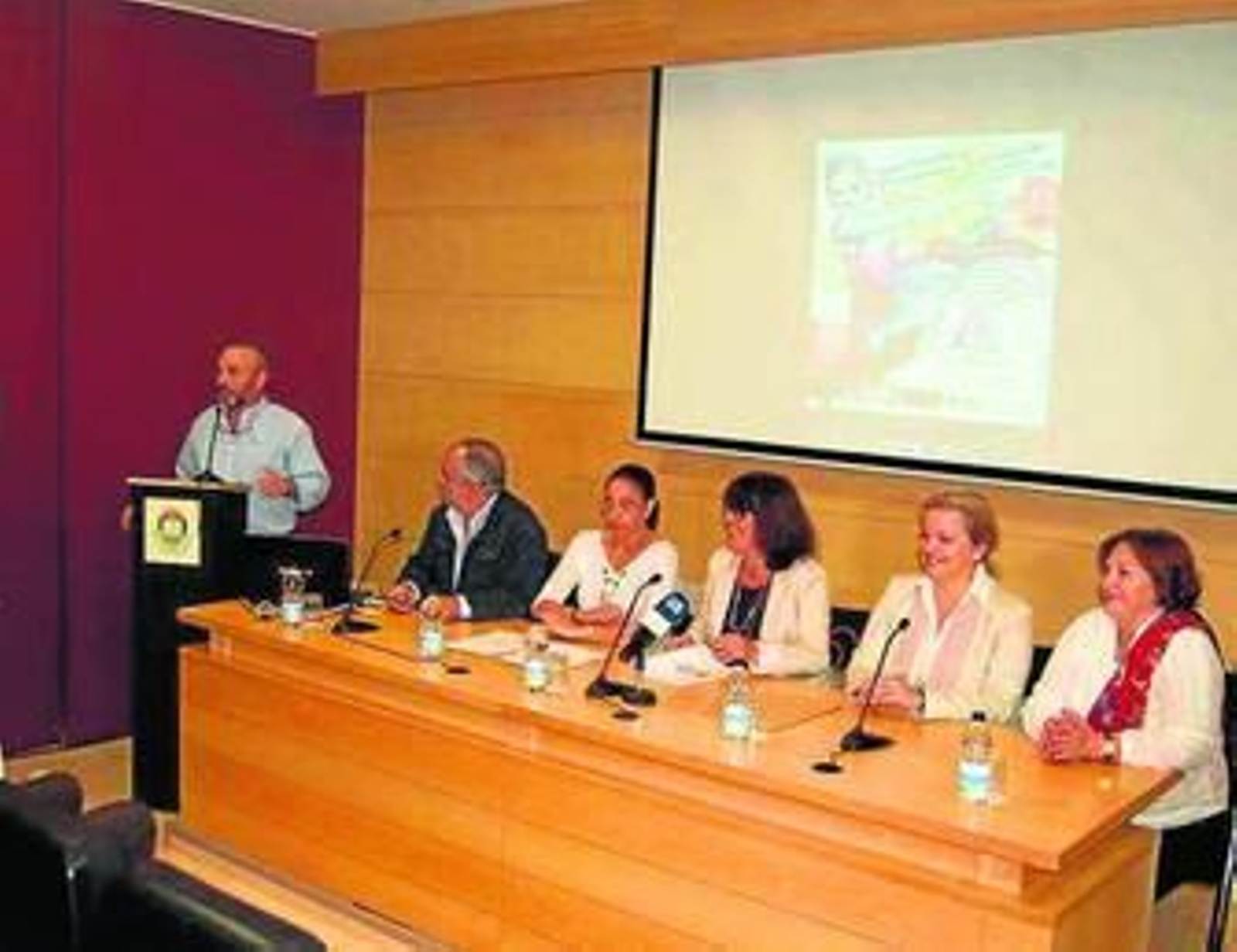 Presentación del festival benéfico de la plataforma 'La otra cara de La Isla'.