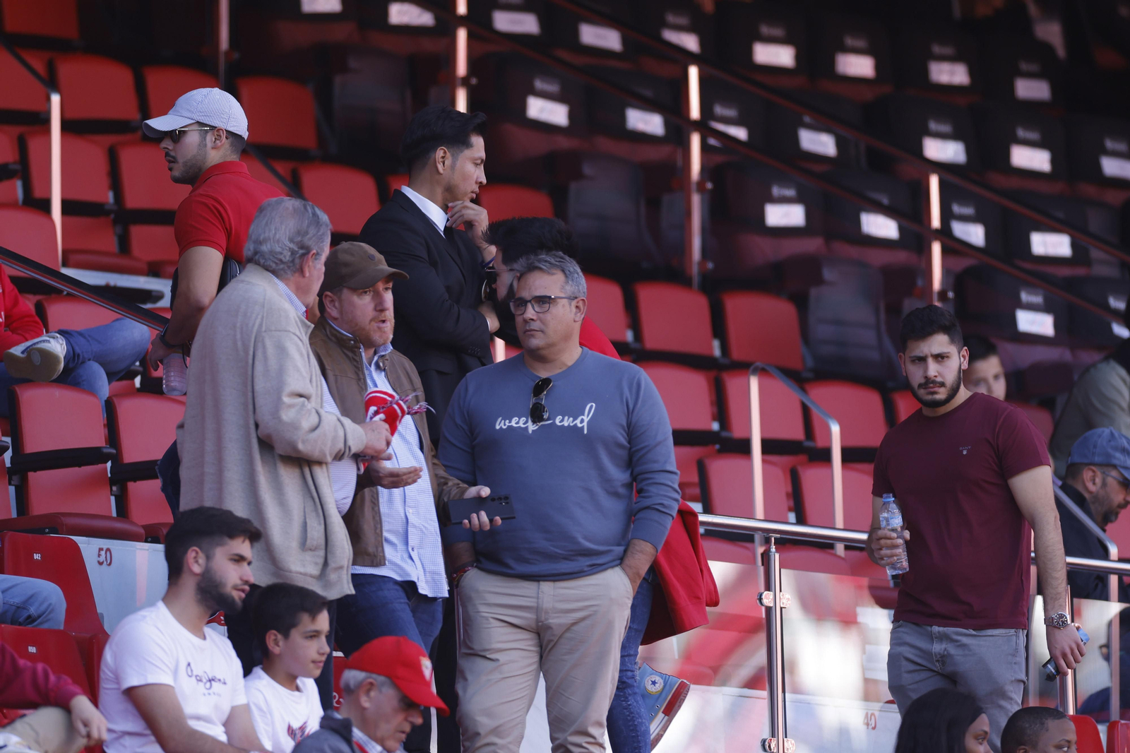 Búscate en las fotos del Sevilla-Almería