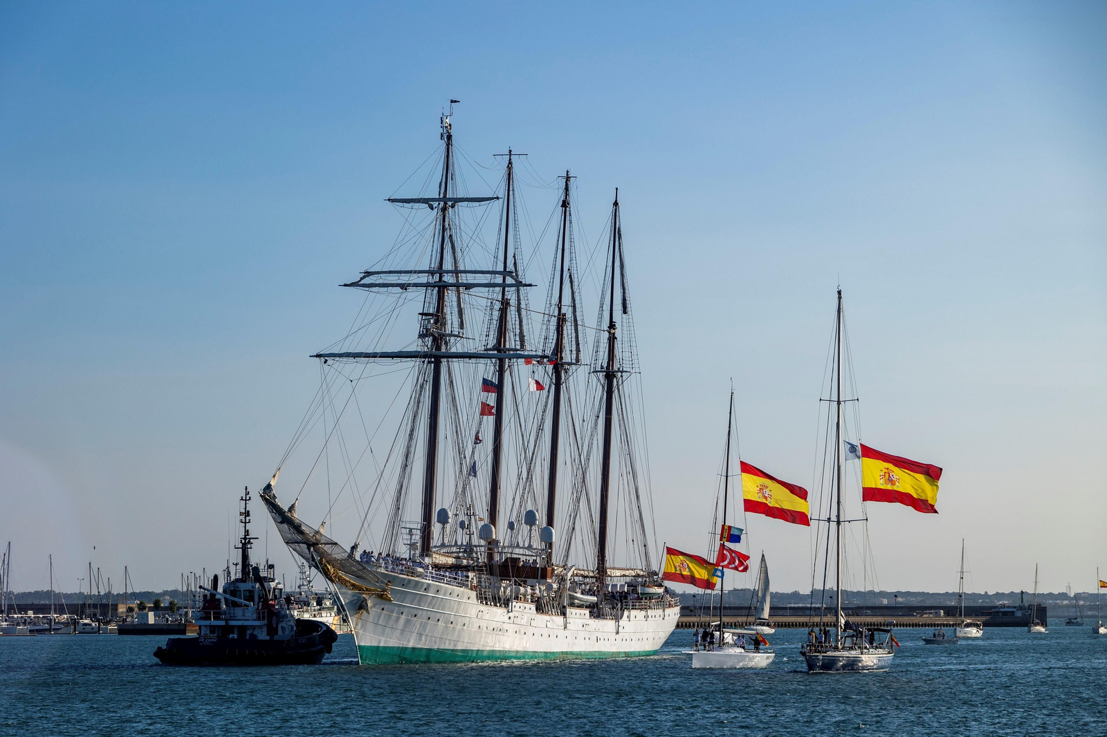 Armada: Las mejores imágenes de la llegada del 'Juan Sebastián de Elcano' a Cádiz Armada: Las mejores imágenes de la llegada del 'Juan Sebastián de Elcano' a Cádiz