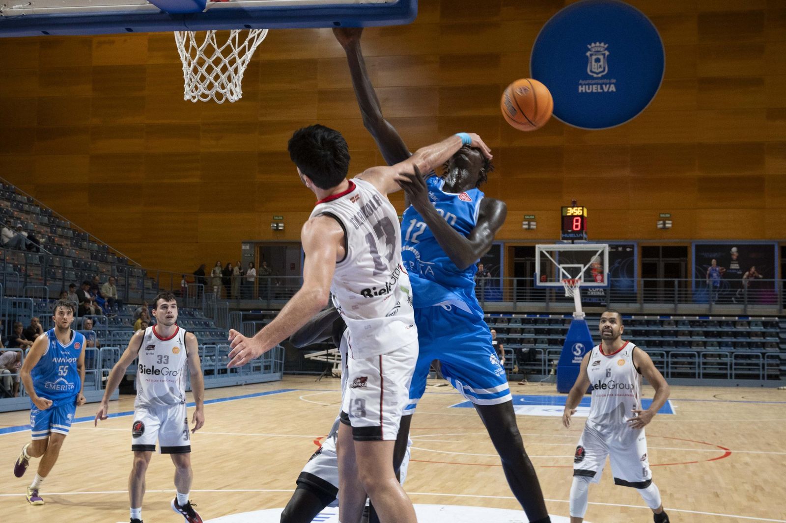 Imágenes del partido entre el Ciudad de Huelva y Biele ISB