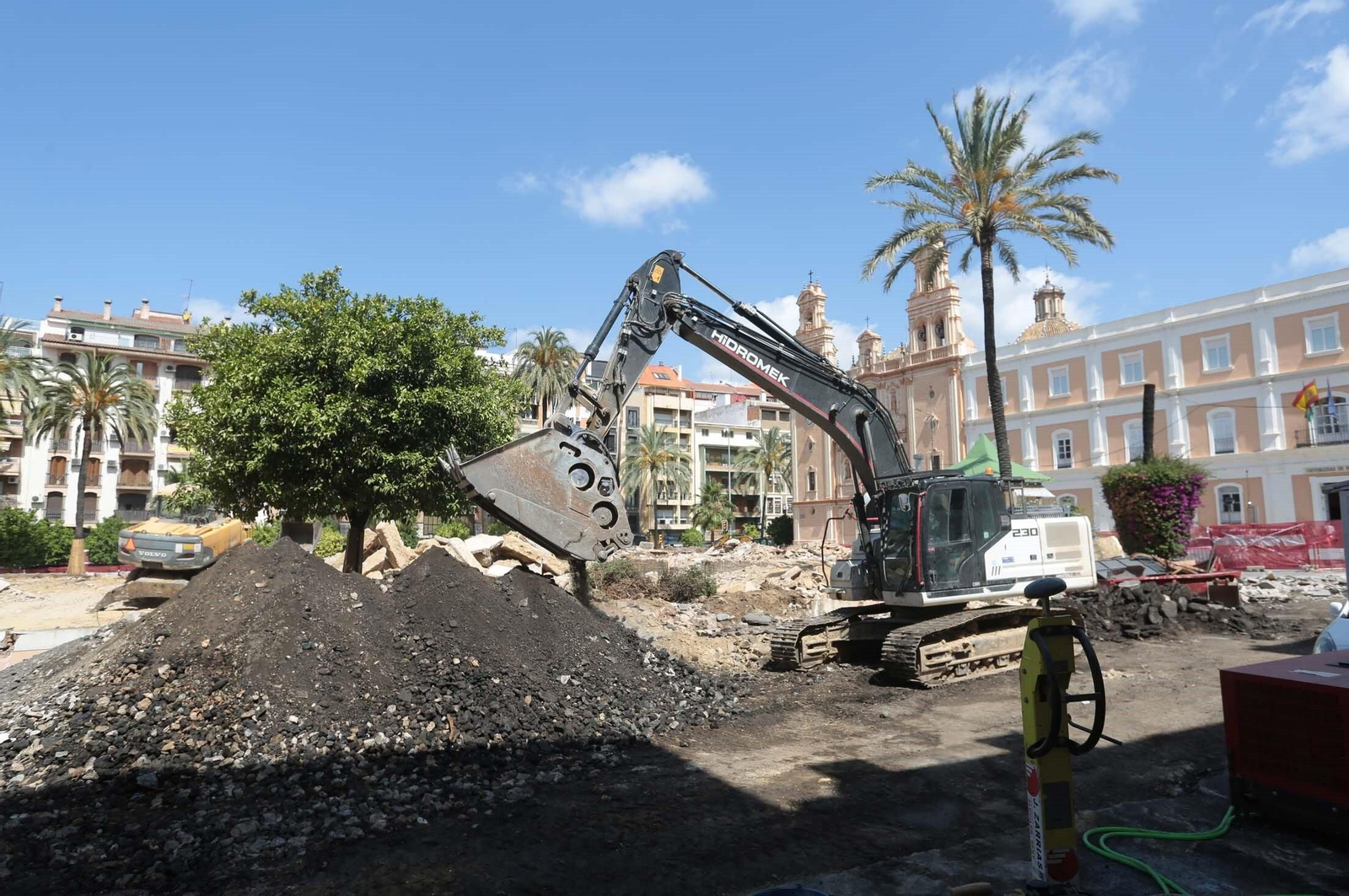 Las mejores imágenes del estado actual de la Plaza de La Merced de Huelva con las obras