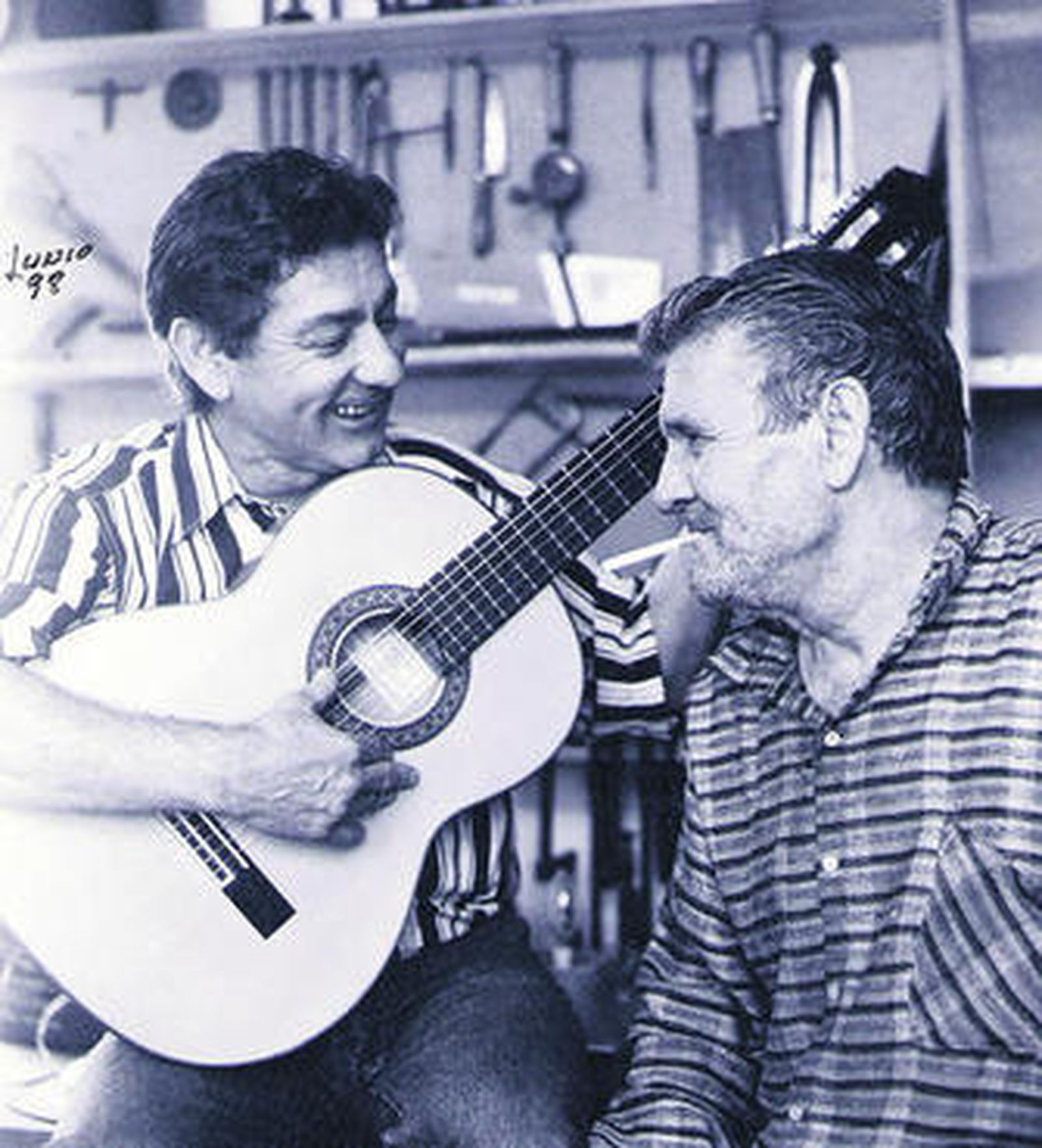 Paco Urrutia con su tío Gerundino Fernández.