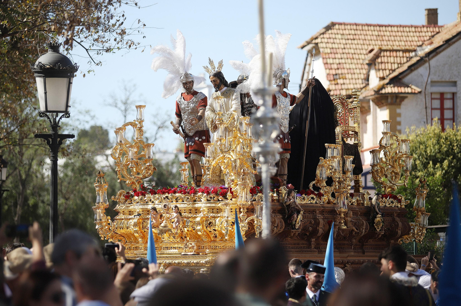 La Hermandad de la Victoria en la Semana Santa de Huelva 2023, en imágenes