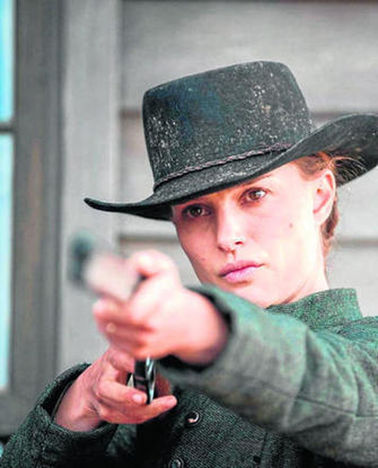 Natalie Portman, en una escena del (fallido) 'western' que protagoniza.