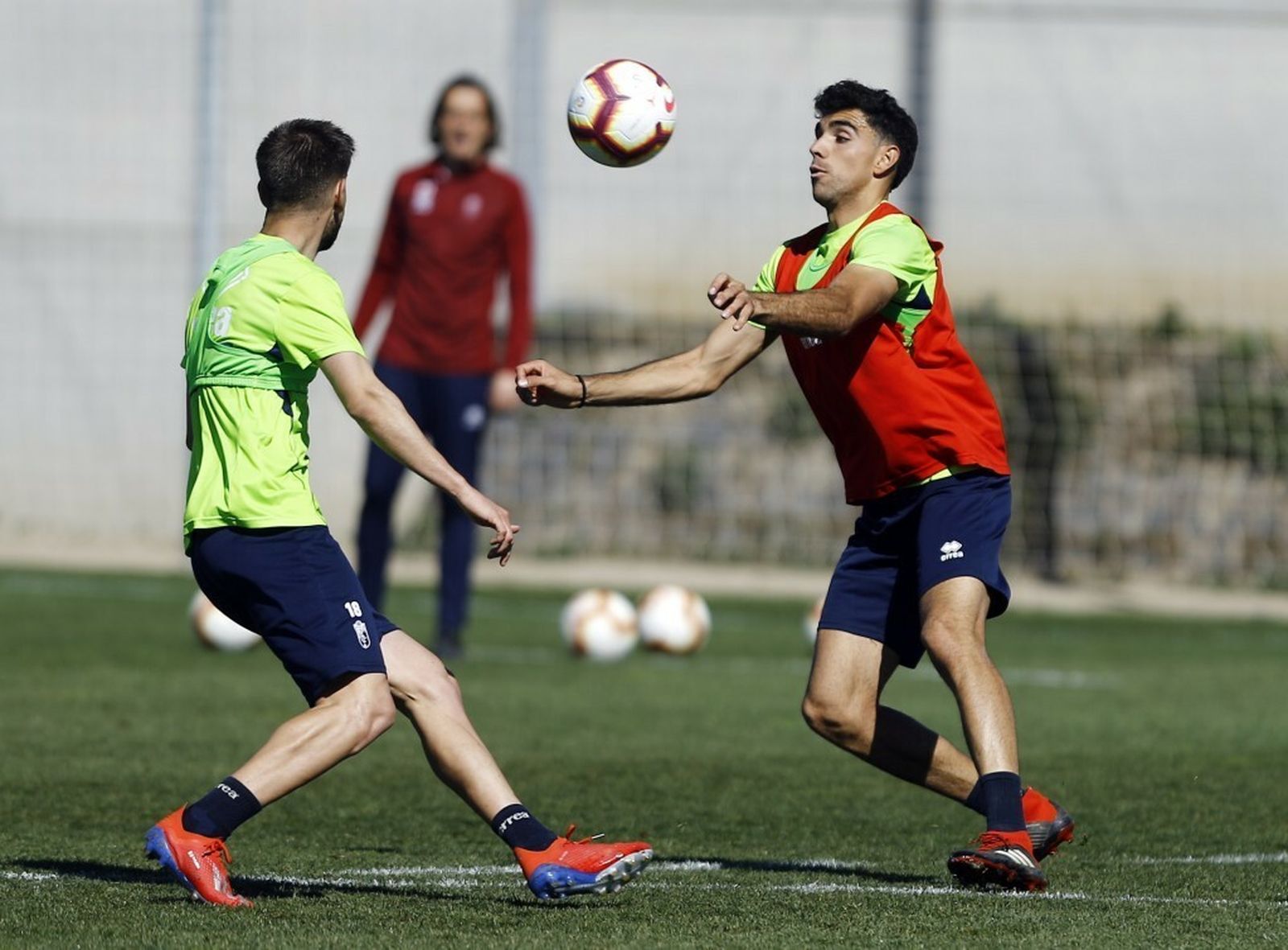 Dani Ojeda, a la izquerda, volvió a entrenar con normalidad
