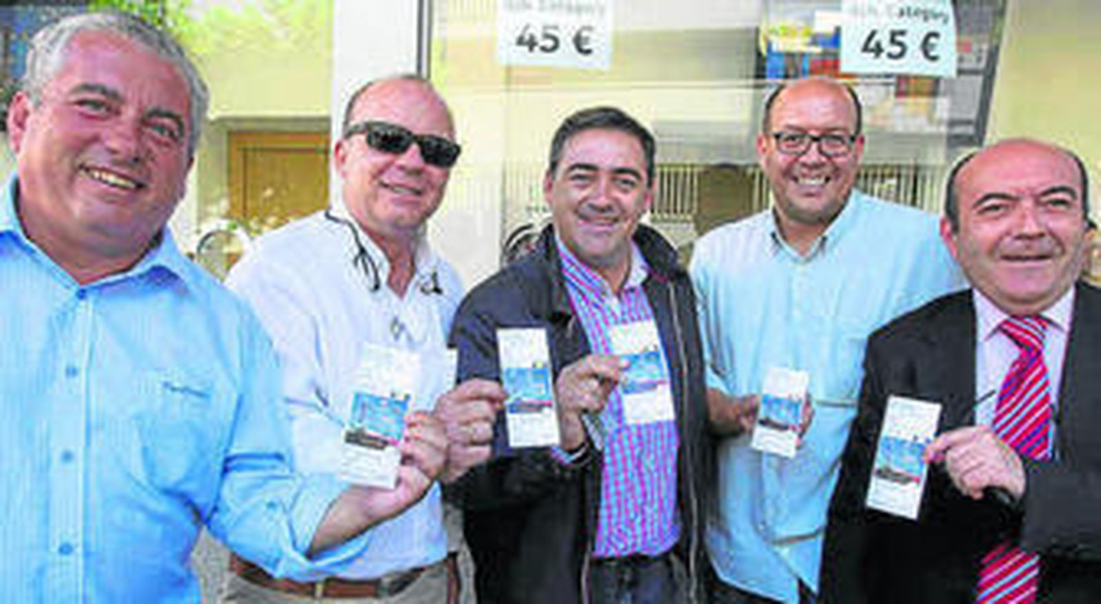 Vitolo puede llegar justo para la final