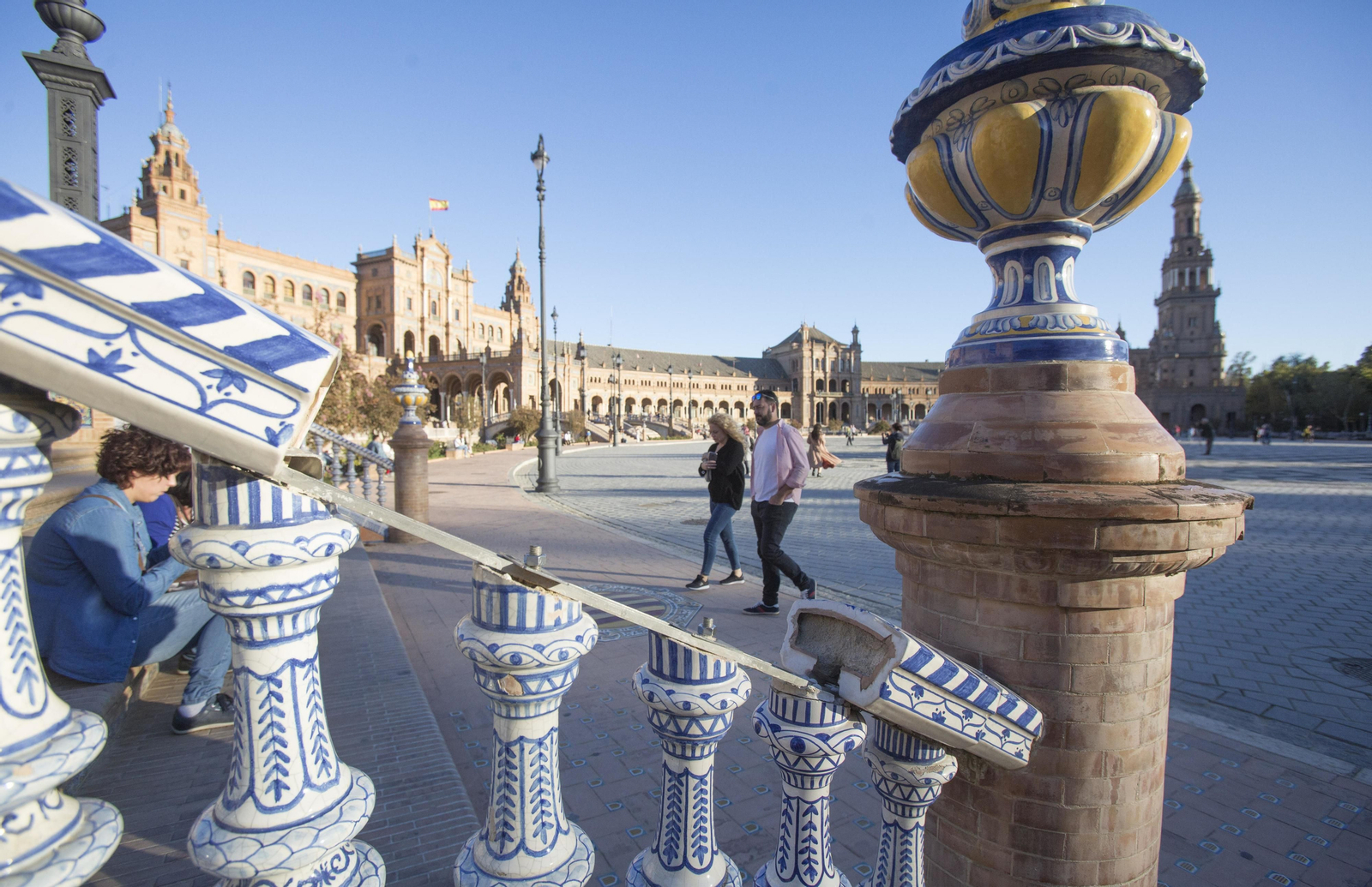 Destrozos en la Plaza de España