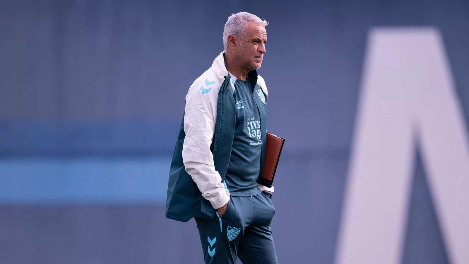 Sergio Pellicer, entrenador del Málaga, en un entrenamiento de su equipo. Sergio Pellicer, entrenador del Málaga, en un entrenamiento de su equipo.