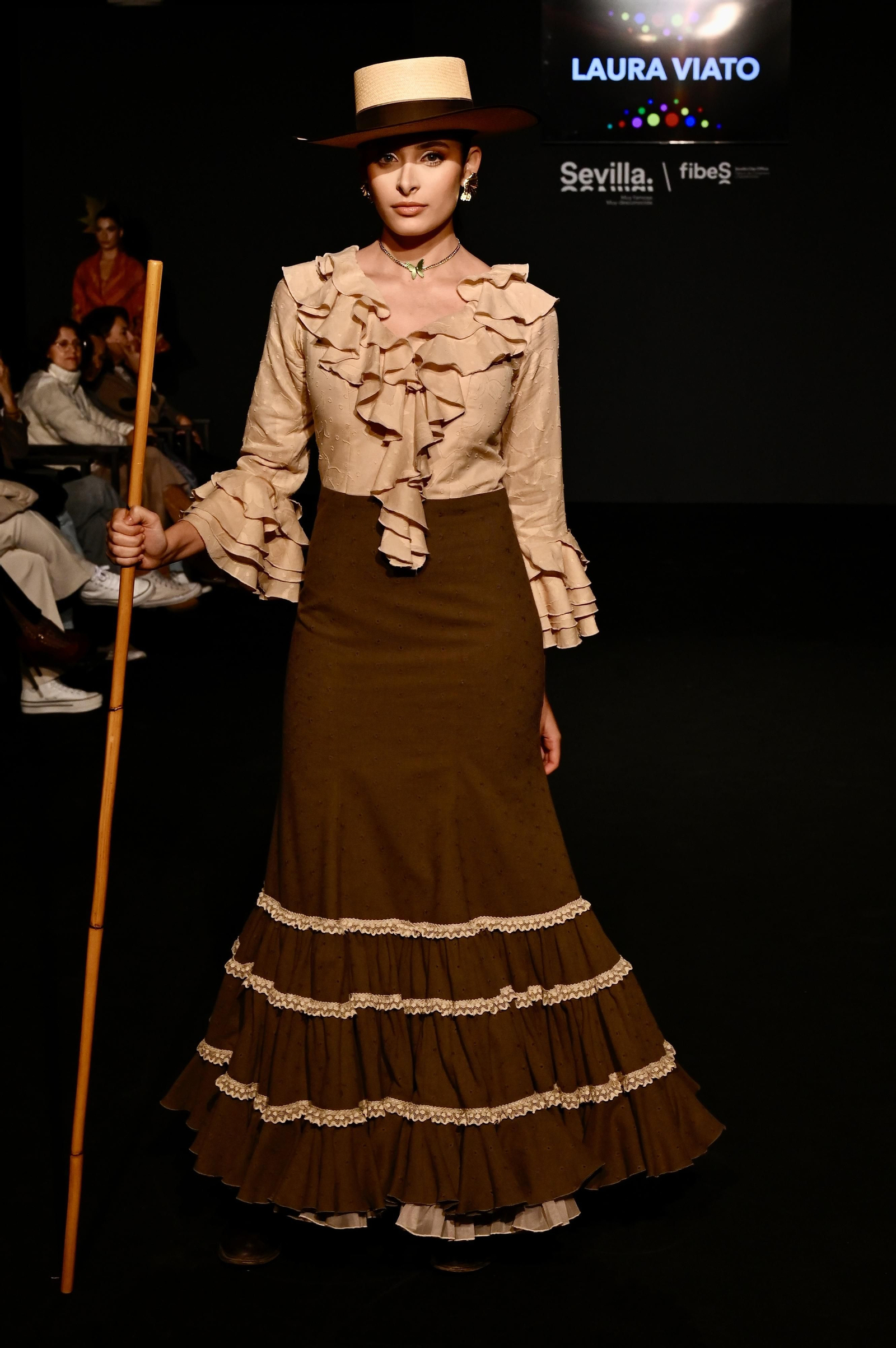 Moda flamenca 2024: Todas las colecciones de Emprende Lunares, en imágenes