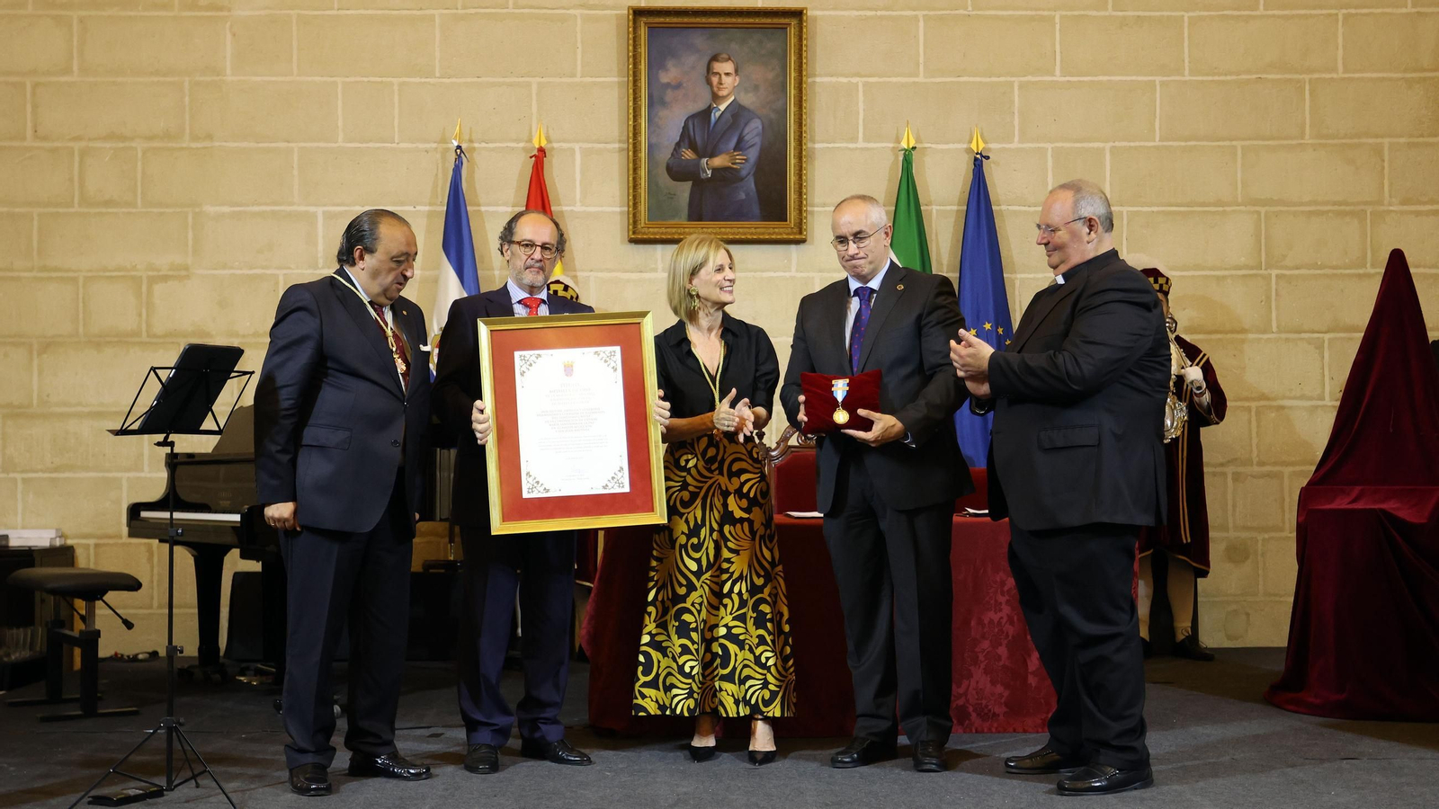 Imágenes de la entrega de la Medalla de Oro de la Ciudad de Jerez a la Hermandad de la Coronación