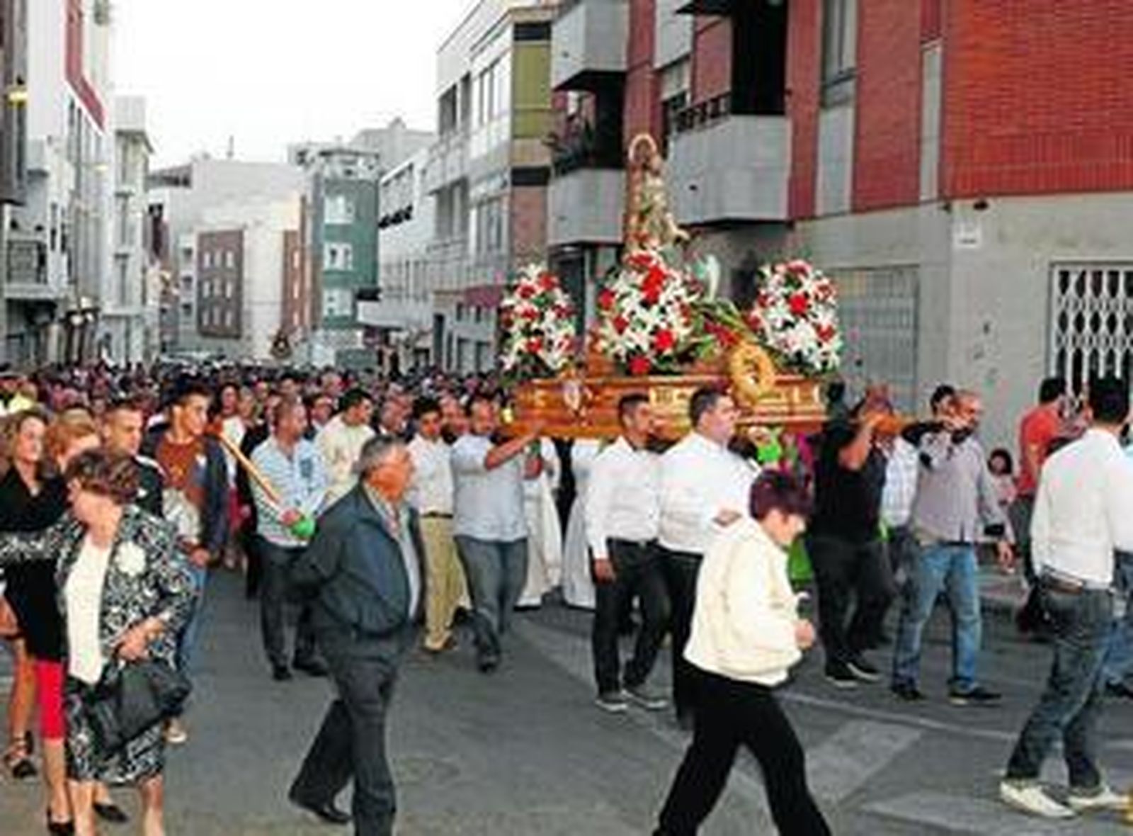 Cinco días de devoción y alegría
