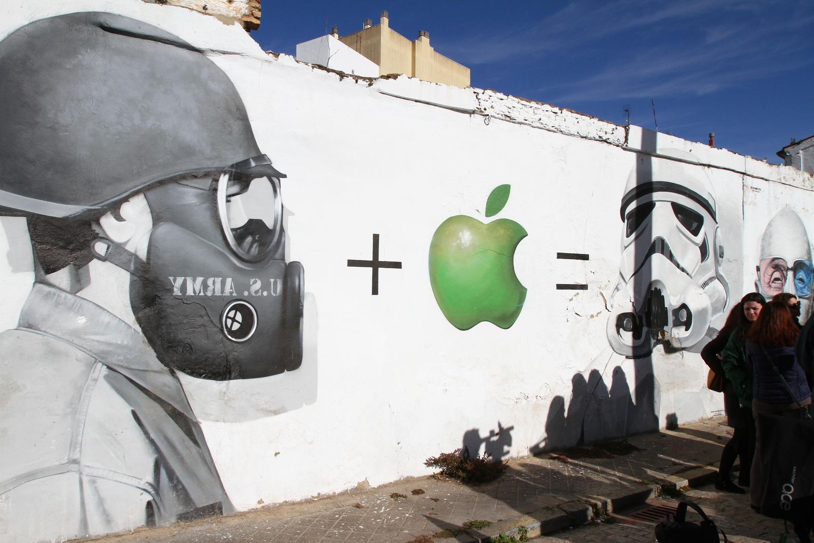 Una de las obras de Man o Matic del solar del antiguo mercado del Carmen.