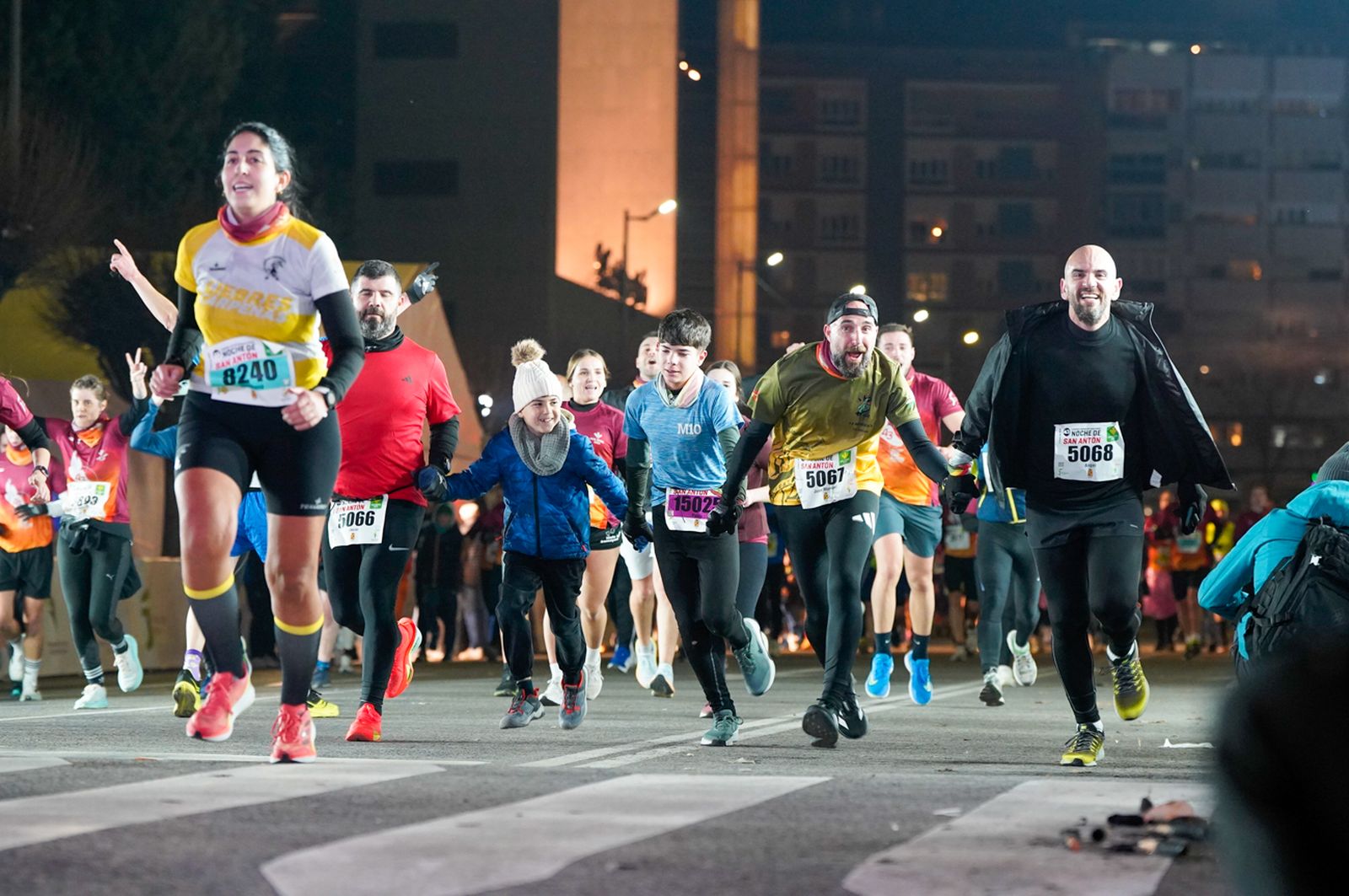 En imágenes: búscate en tu llegada a meta de la Carrera de San Antón 2026 (18)
