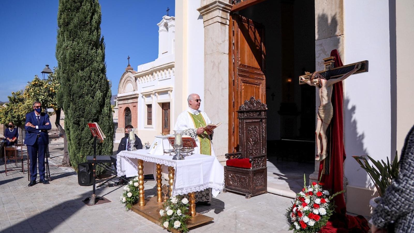 Acto de bendición del crucificado de los Afligidos.