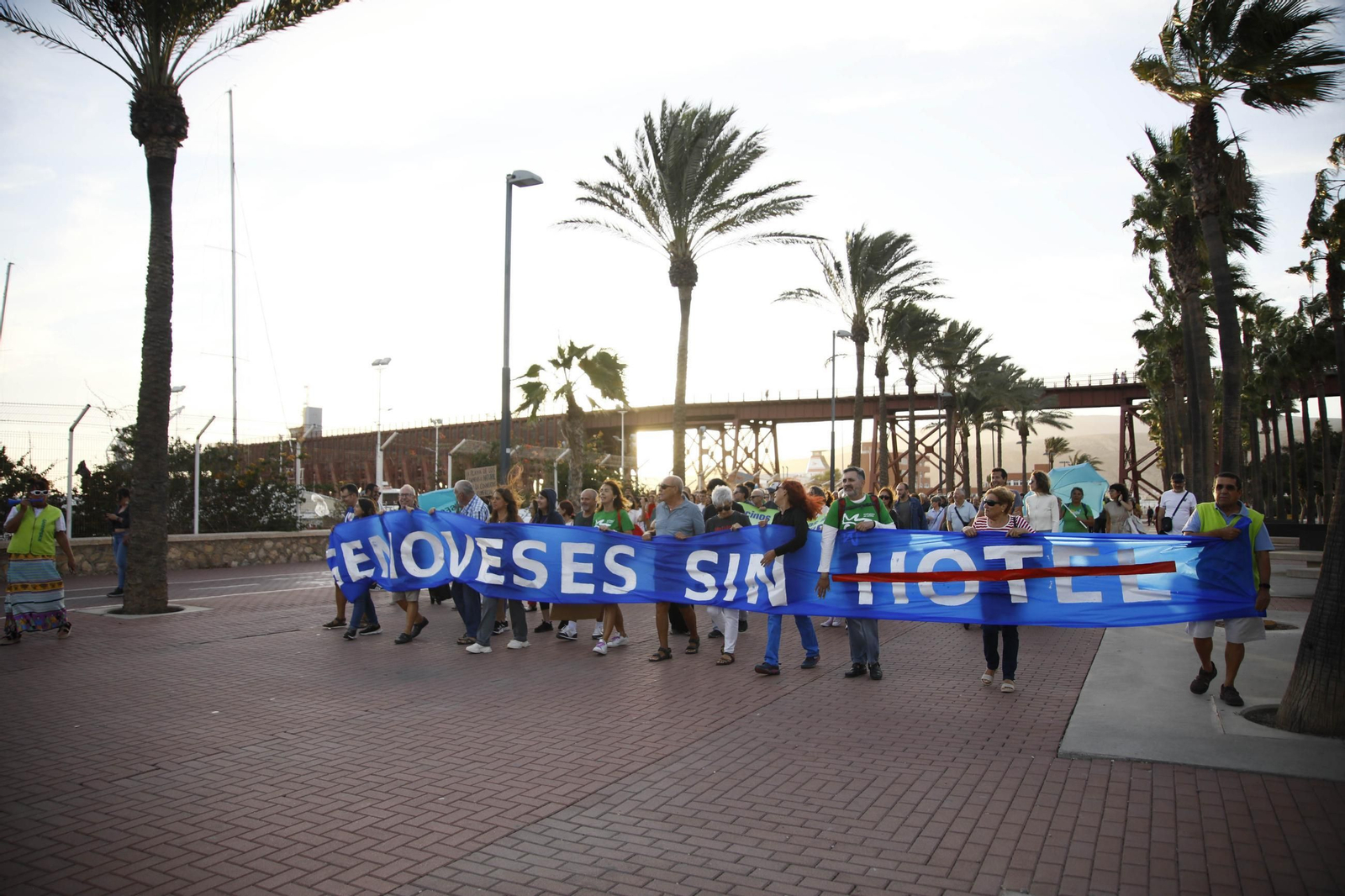 La manifestación "Genoveses sin hotel", en imágenes