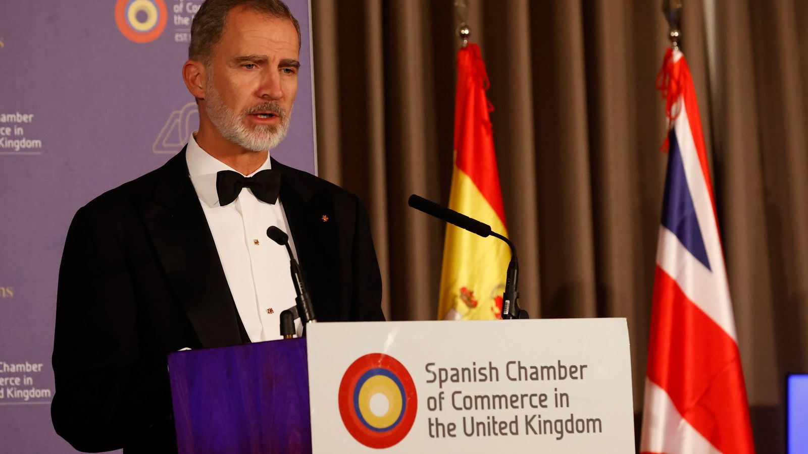 El Rey Felipe VI durante su discurso en la cena de gala de la Cámara de Comercio de España en el Reino Unido