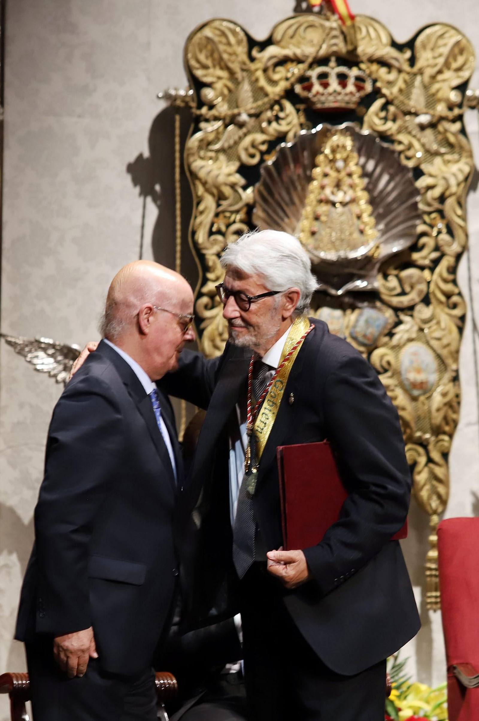 Eduardo Fernández Jurado pregona a la Hermandad de Emigrantes, en imágenes
