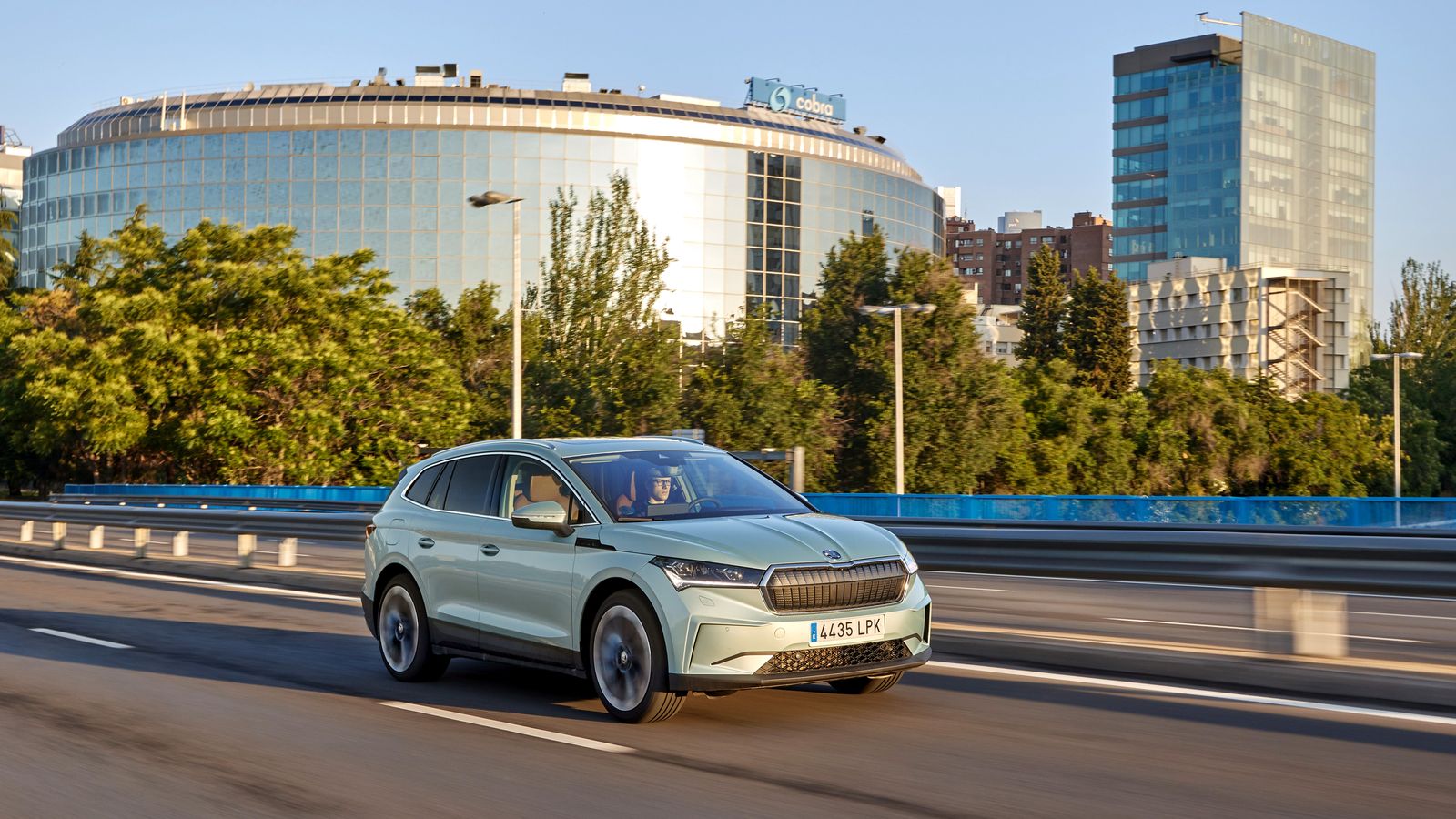 La complejidad de la oferta de Skoda se reducirá y las ventas de eléctricos deben alcanzar casi un 70 por ciento en ocho años, con el Enyaq iV como buque insignia de la marca en este terreno.