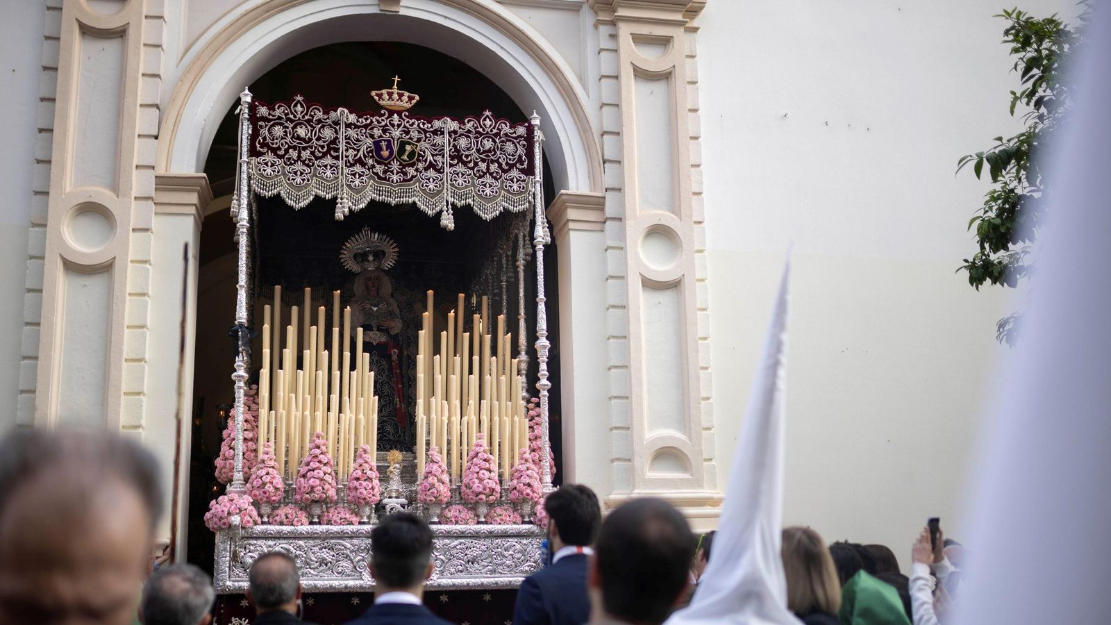 Nuestra Madre y Señora de los Dolores Coronada sale de la Purísima Concepción