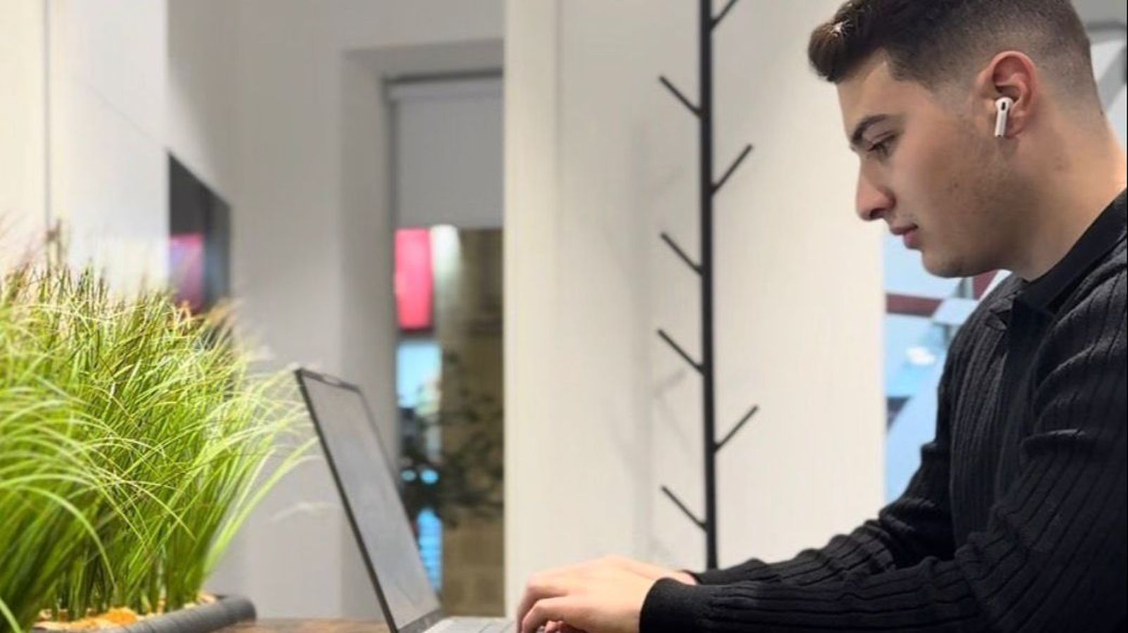 Marcos Luque, trabajando para Genda Job.