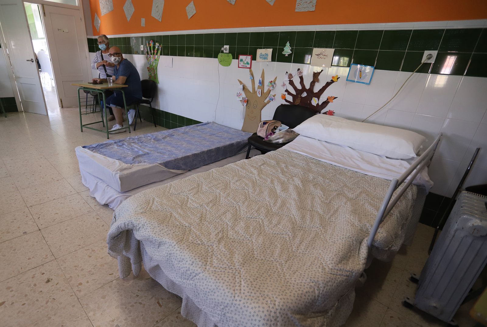 Las imágenes mas destacadas de los vecinos de la Zarza-Perrunal realojados por el incendio de Almonaster la Real