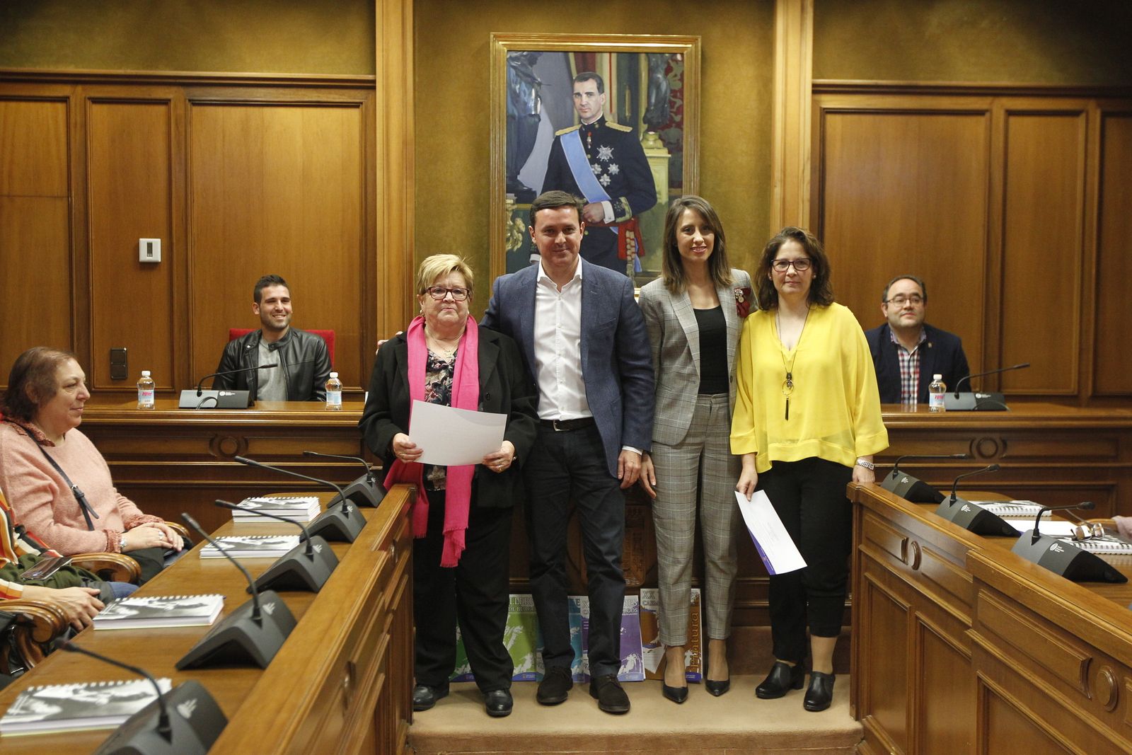 Fotogalería entrega acreditaciones Talleres Carmen de Burgos. Diputación de Almería