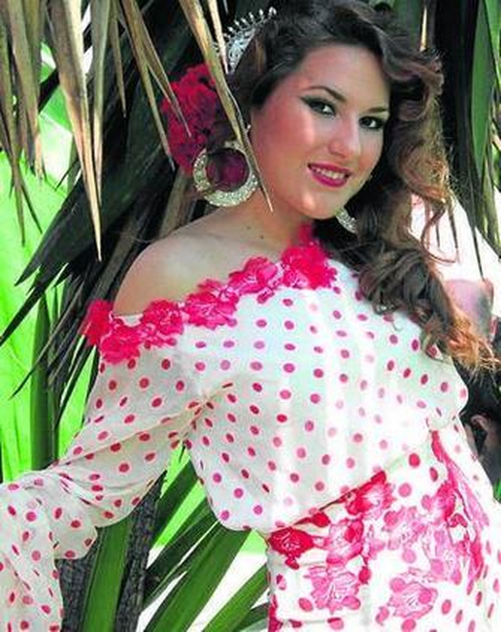 Laura Gallego no se corta al posar.