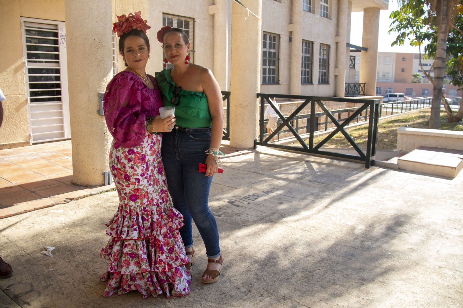 La Costa de Granada celebra y baila al ritmo de las Cruces