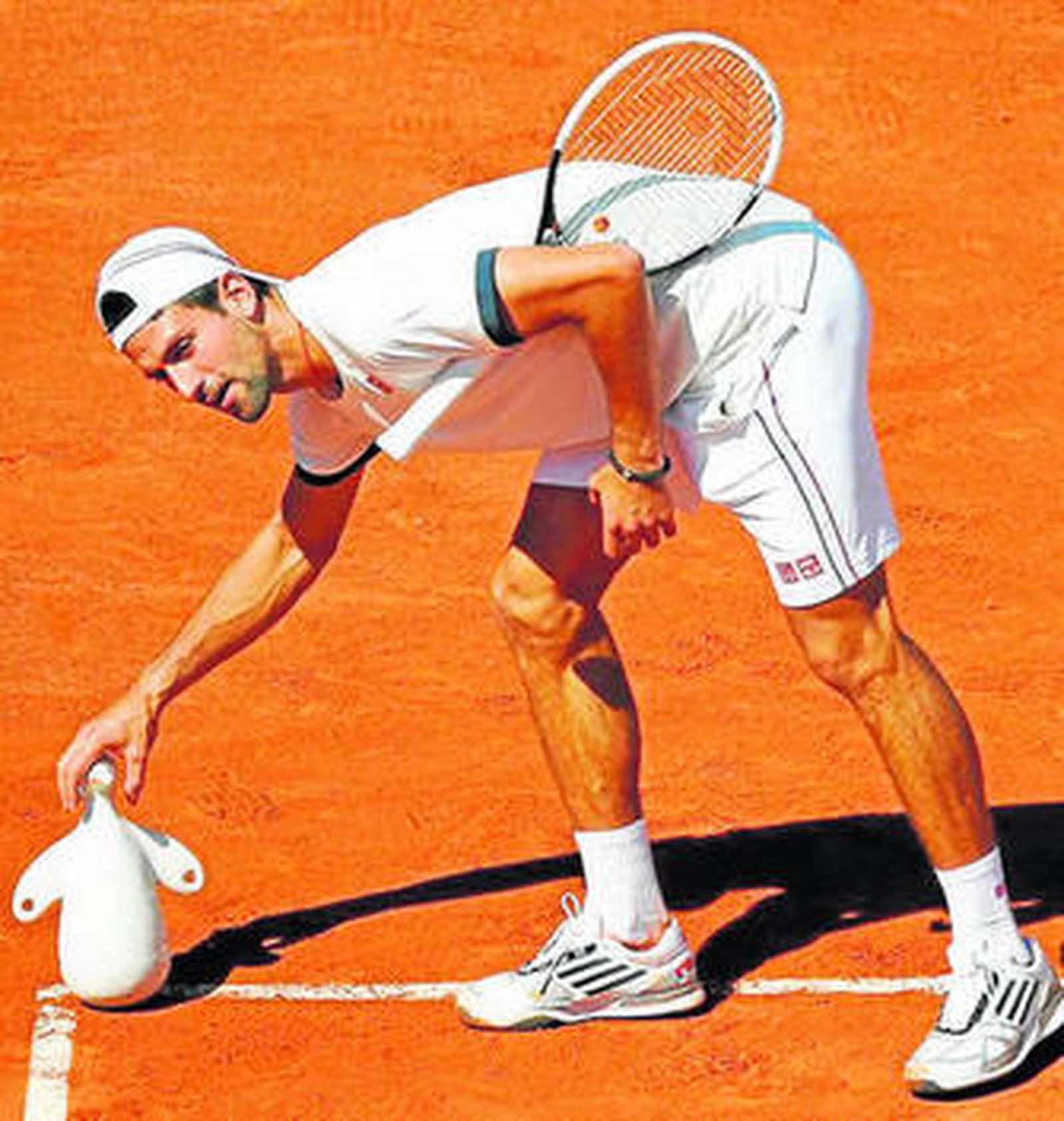 Djokovic bromeando en la exhibición de ayer.