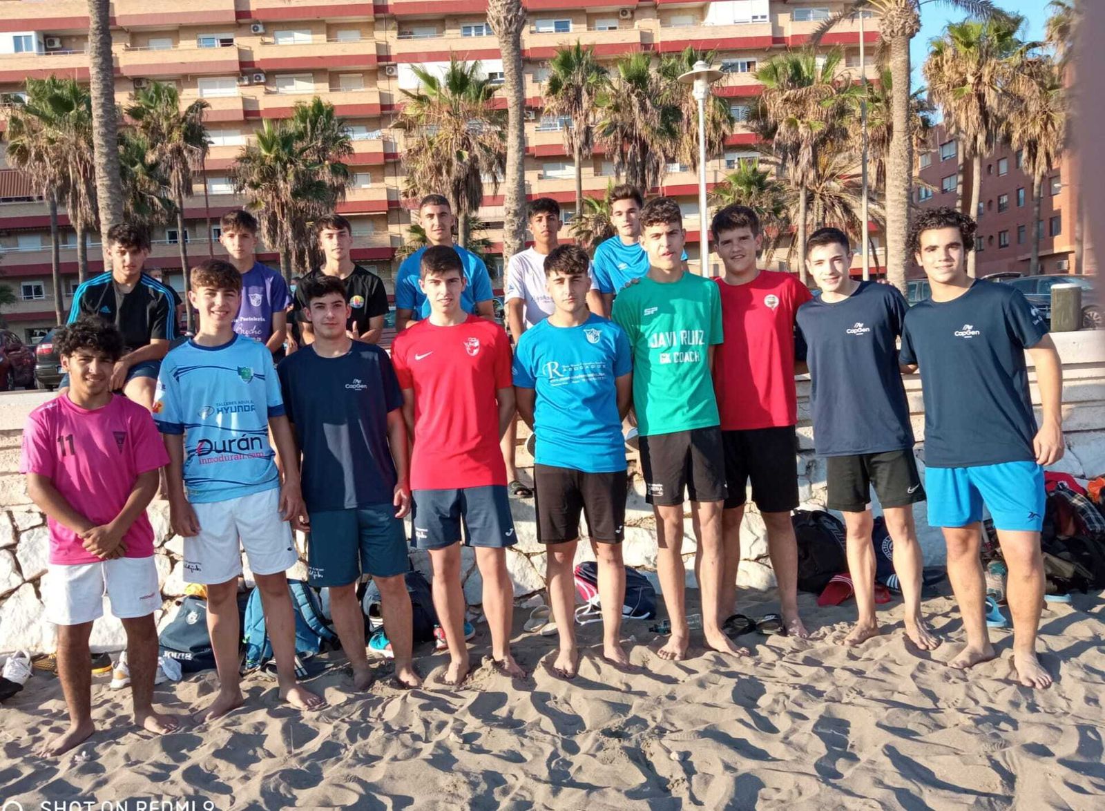 Selección cadete almeriense de fútbol playa entrenando en El Palmeral del Zapillo