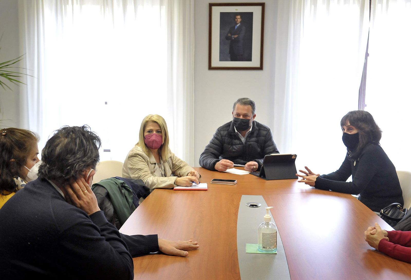 Mamen Sánchez y Rubén Pérez, en la reunión con Esther Campo y José María Iglesias.