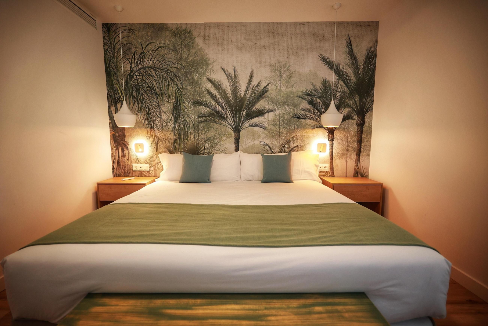 Inauguración oficial del hotel Punta Candor Suites en Rota
