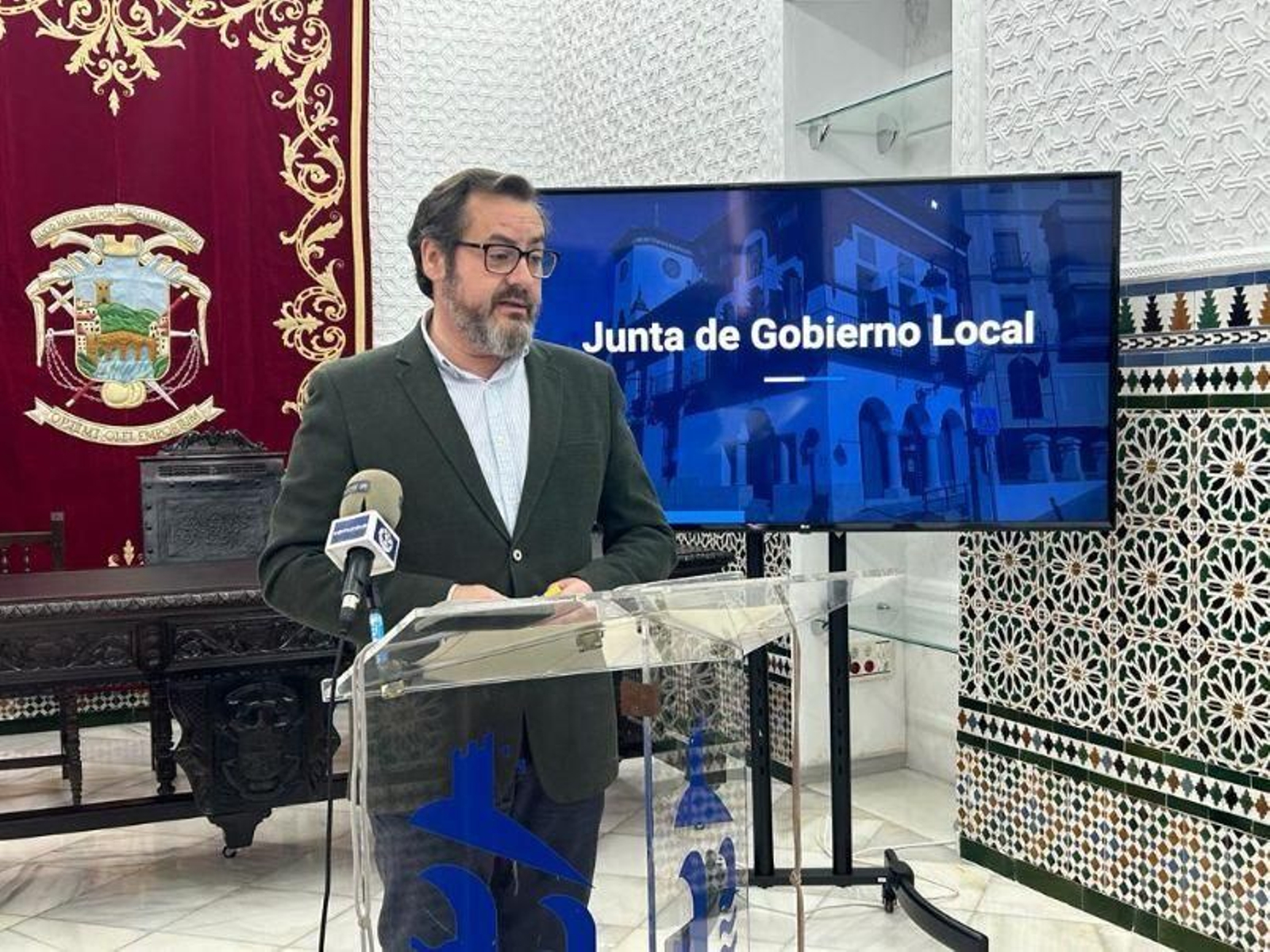 Él portavoz del gobierno municipal de Puente Genil, Javier Villafranca. Él portavoz del gobierno municipal de Puente Genil, Javier Villafranca.