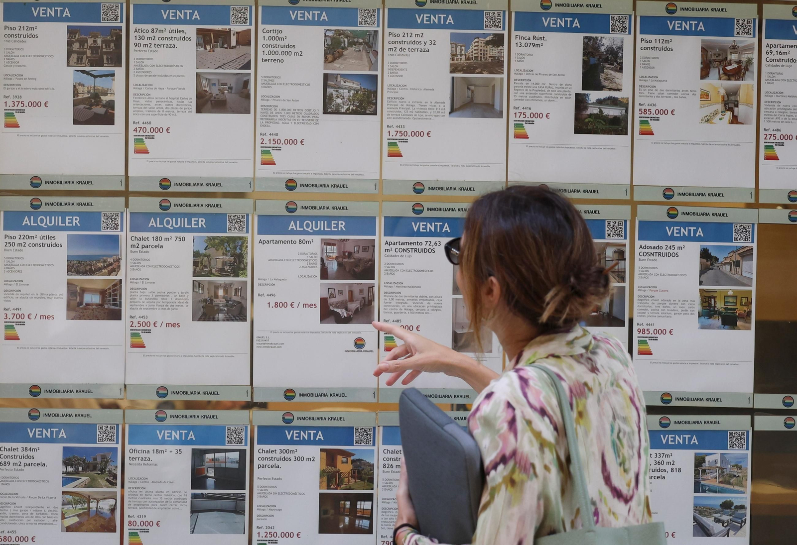 Una imagen de anuncios de viviendas en venta en Málaga.