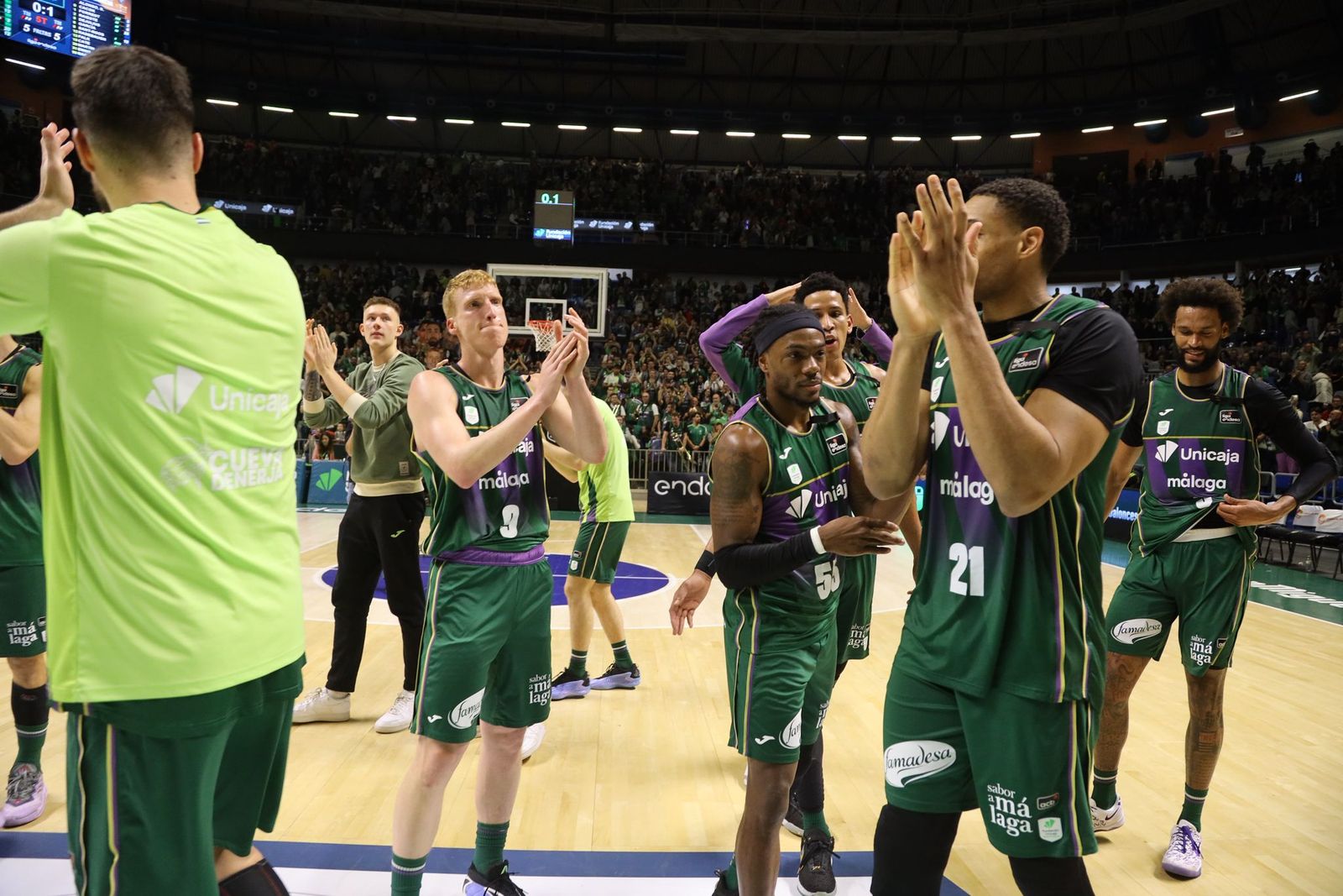 Los jugadores, tras el Unicaja-UCAM