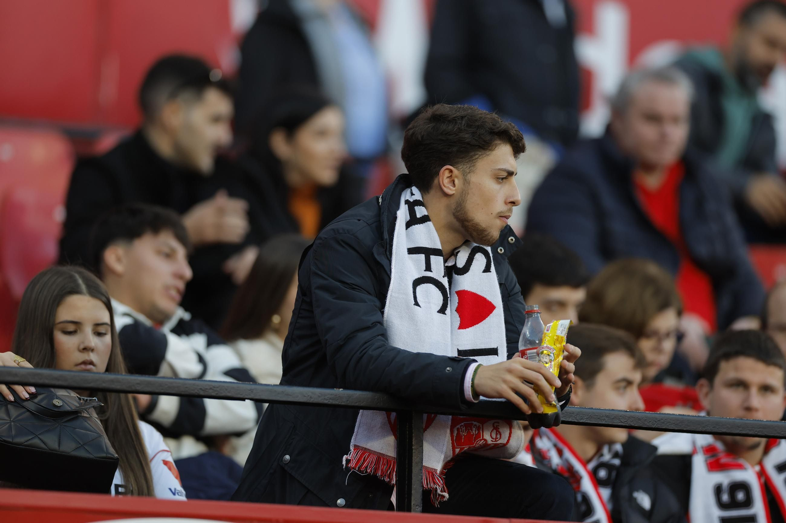 Búscate en las fotos del Sevilla - Español