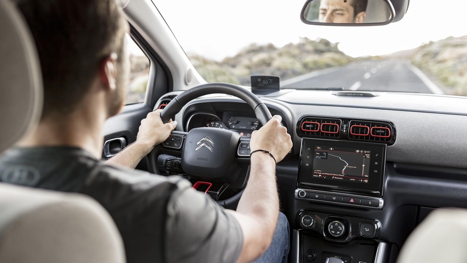 Los dos motores más potentes del C3 Aircross, los de 120 CV en Diesel y 130 en gasolina, se ligan siempre al cambio automático. Los dos de 110 y 120 CV, también respectivamente Diesel y gasolina, al manual.