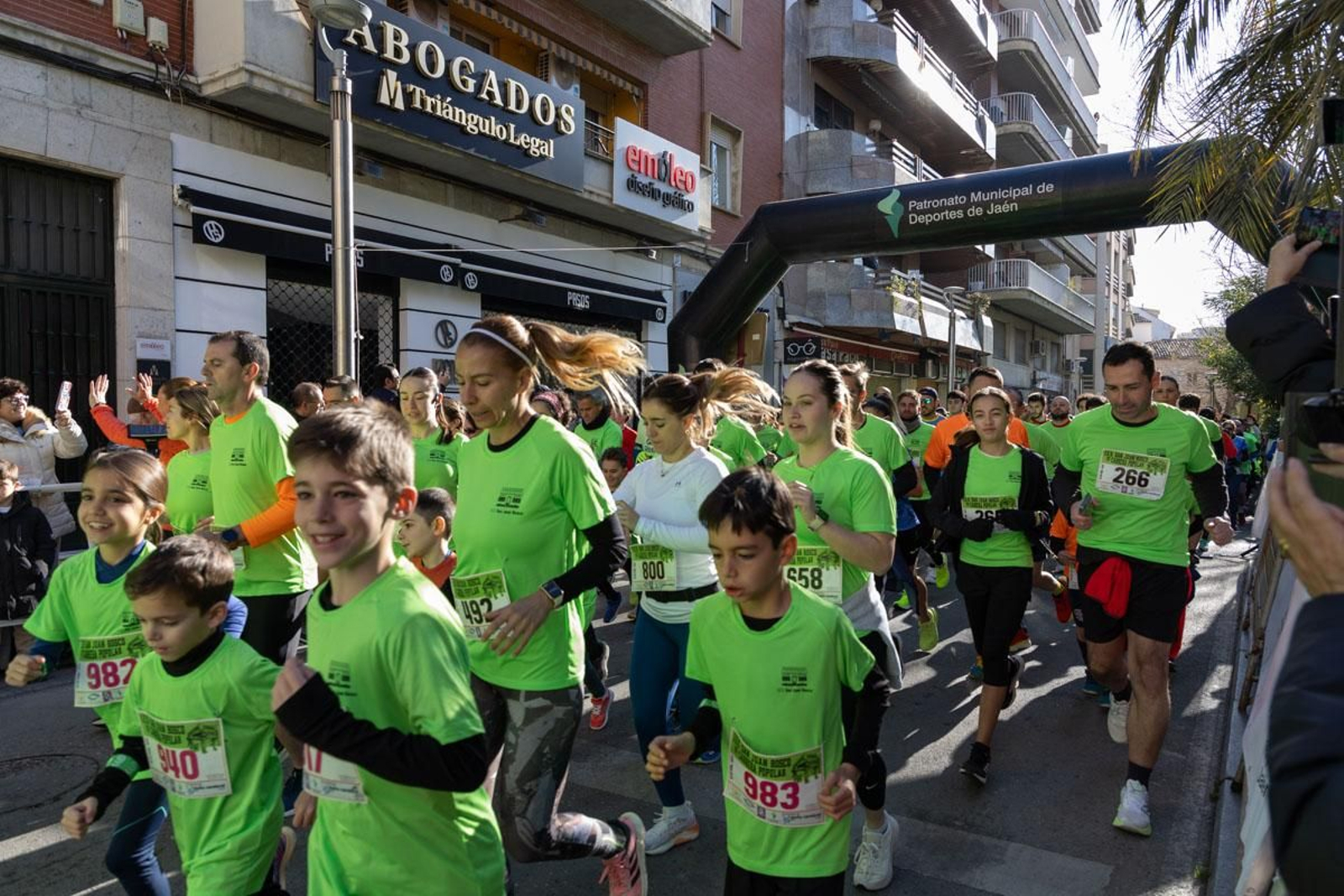 Deporte y solidaridad se unen en la IV Carrera Popular IES San Juan Bosco, en imágenes