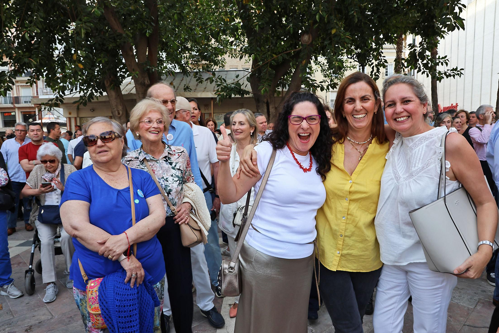 Imágenes de la concentración por las infraestructuras para Huelva