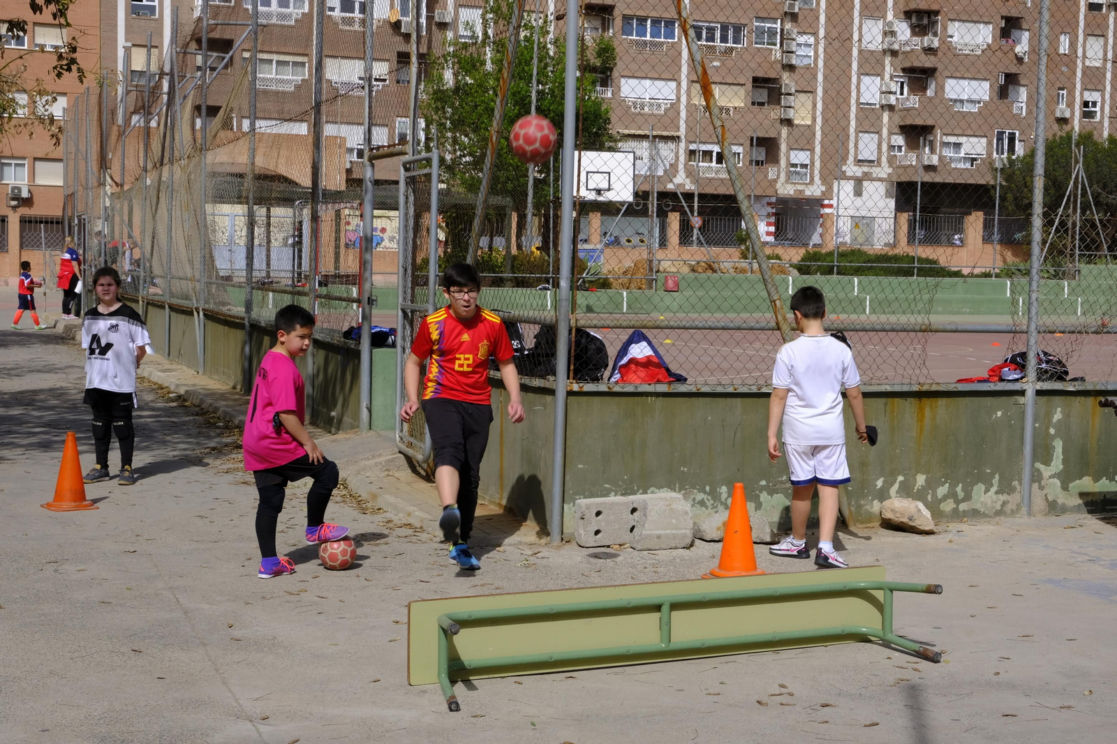 Fotogalería de los campus de Sporting Almería y Fútbol Indoor La Academia.