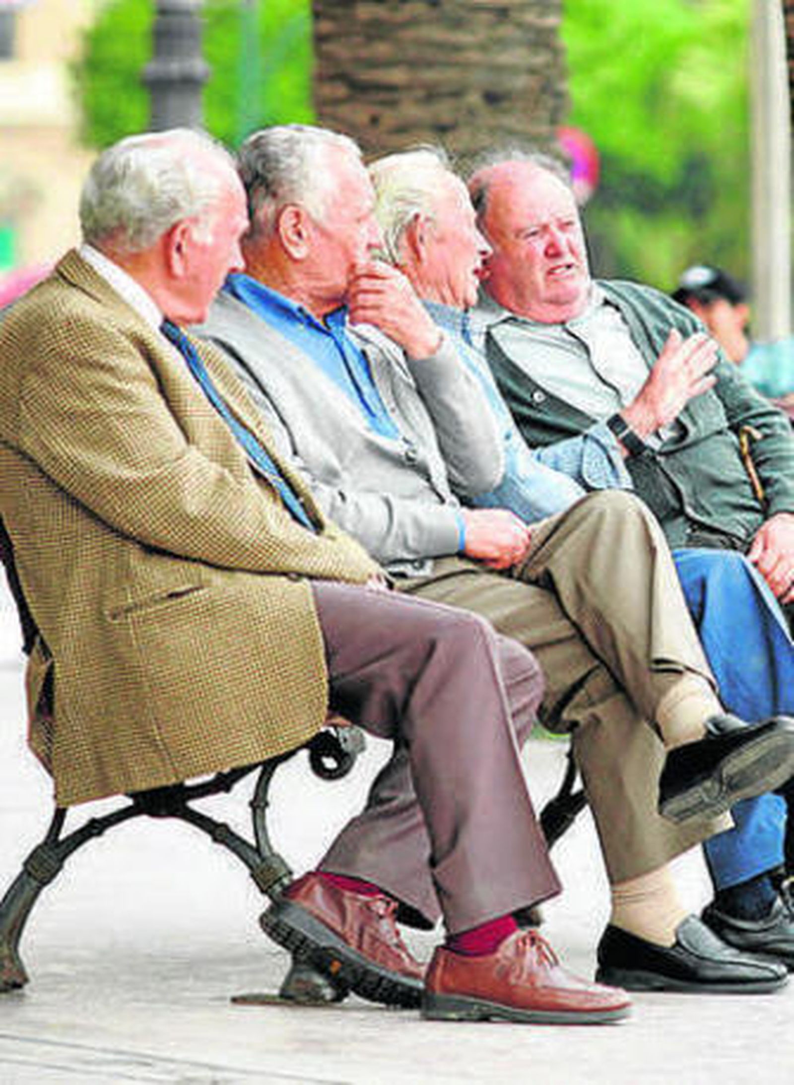 Tienen que ser mayores de 60 años.