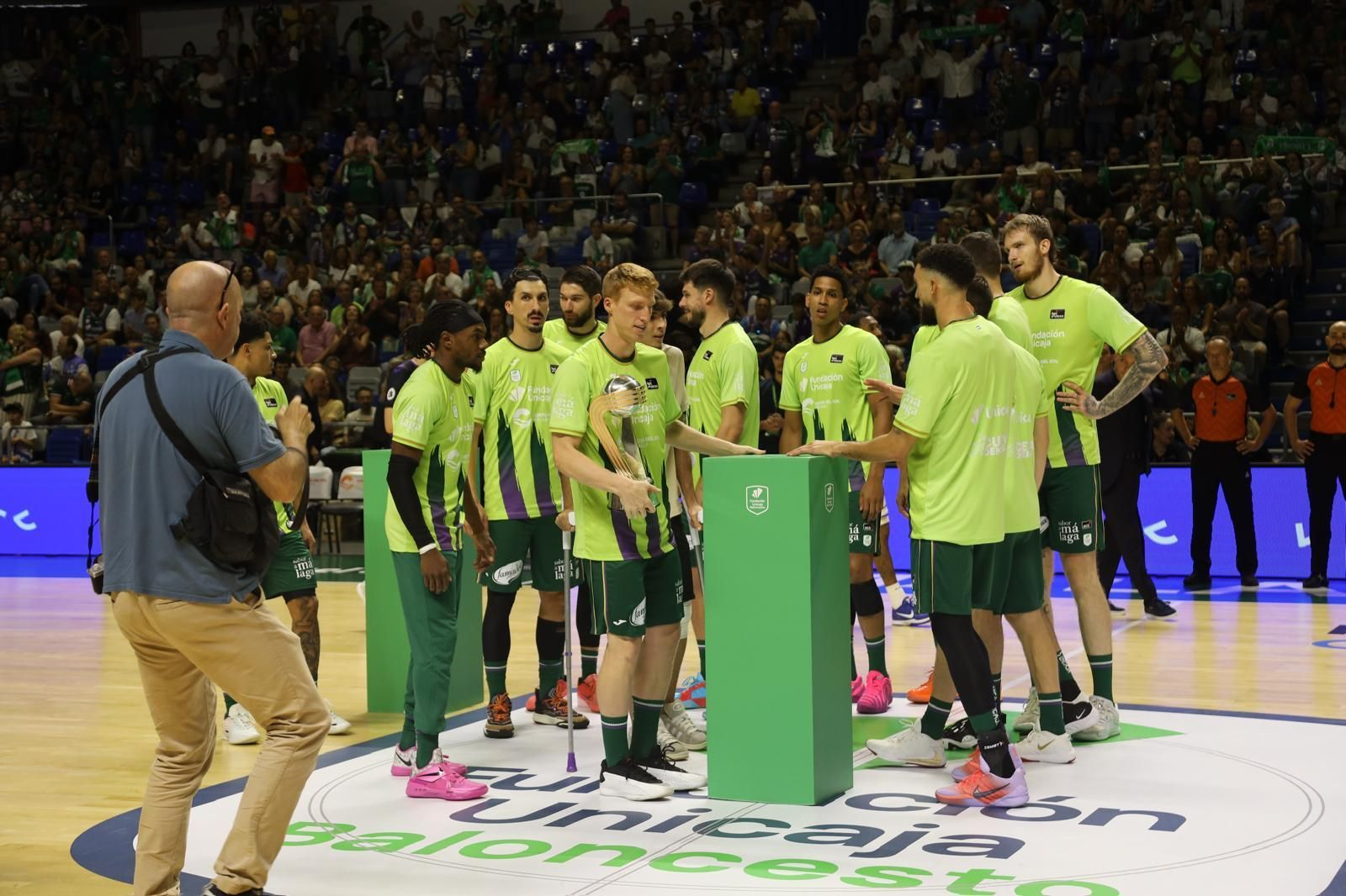 La fiesta por la Copa Intercontinental en el Carpena