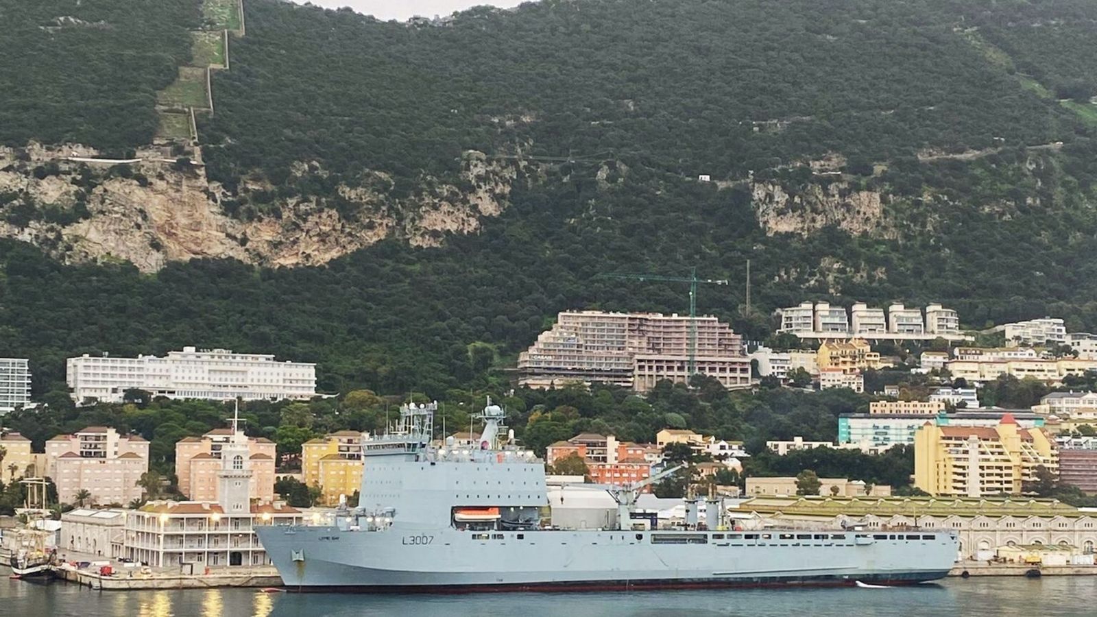 El buque de apoyo 'RFA Lyme Bay', atracado en el Peñón desde el pasado diciembre.