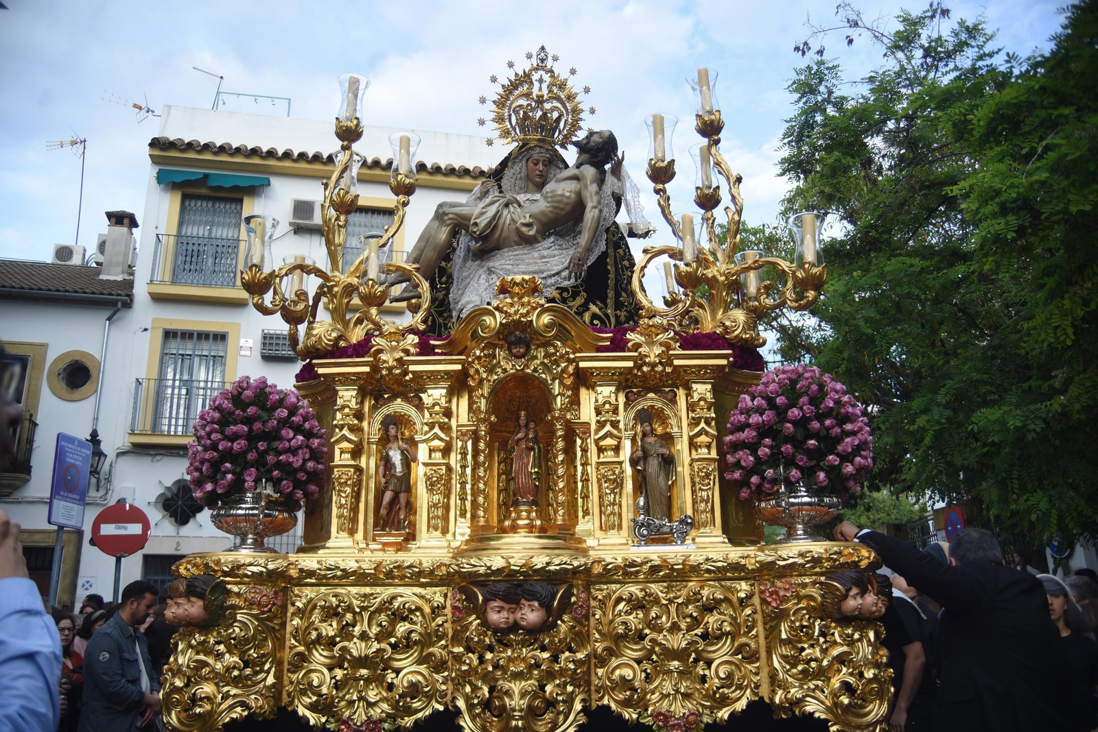 La procesión de las Angustias en este Jueves Santo de Córdoba, en imágenes