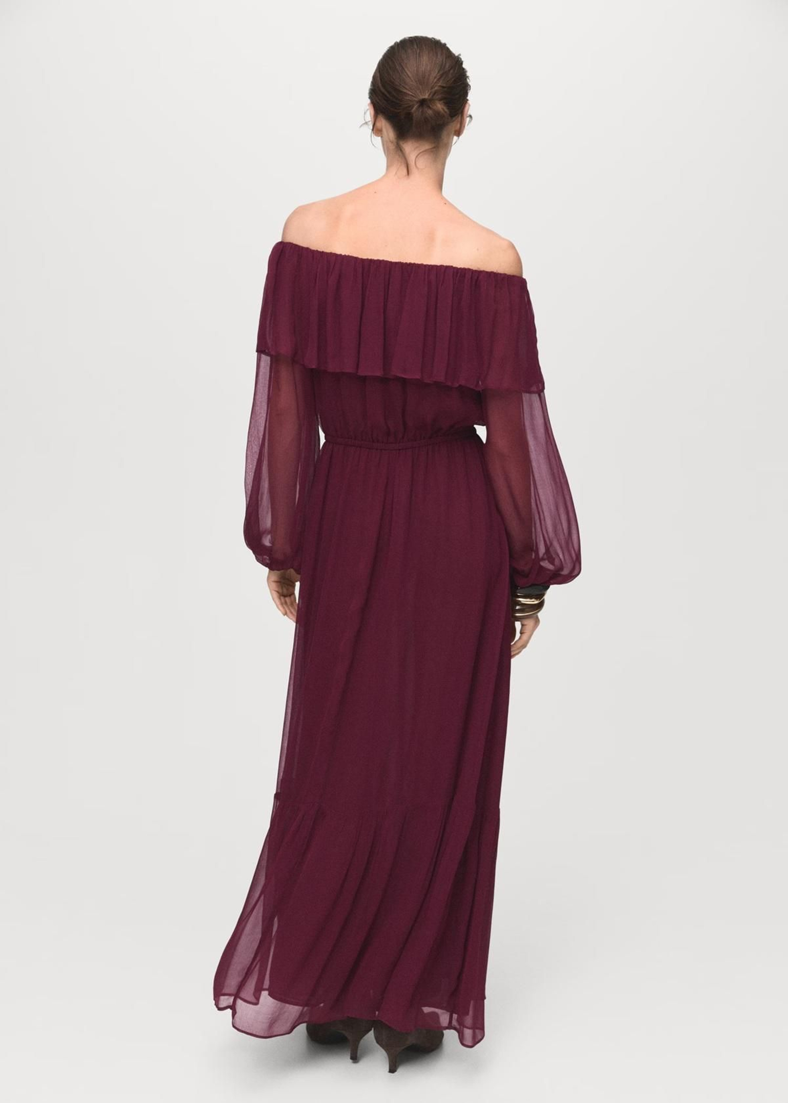 Vestido boho burdeos de Mango.