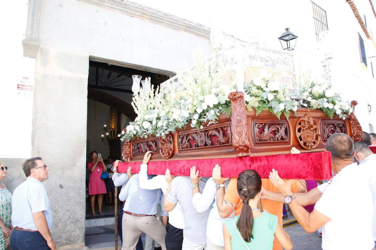 La procesión de la Virgen del Tránsito en Hinojosa del Duque, en fotografías