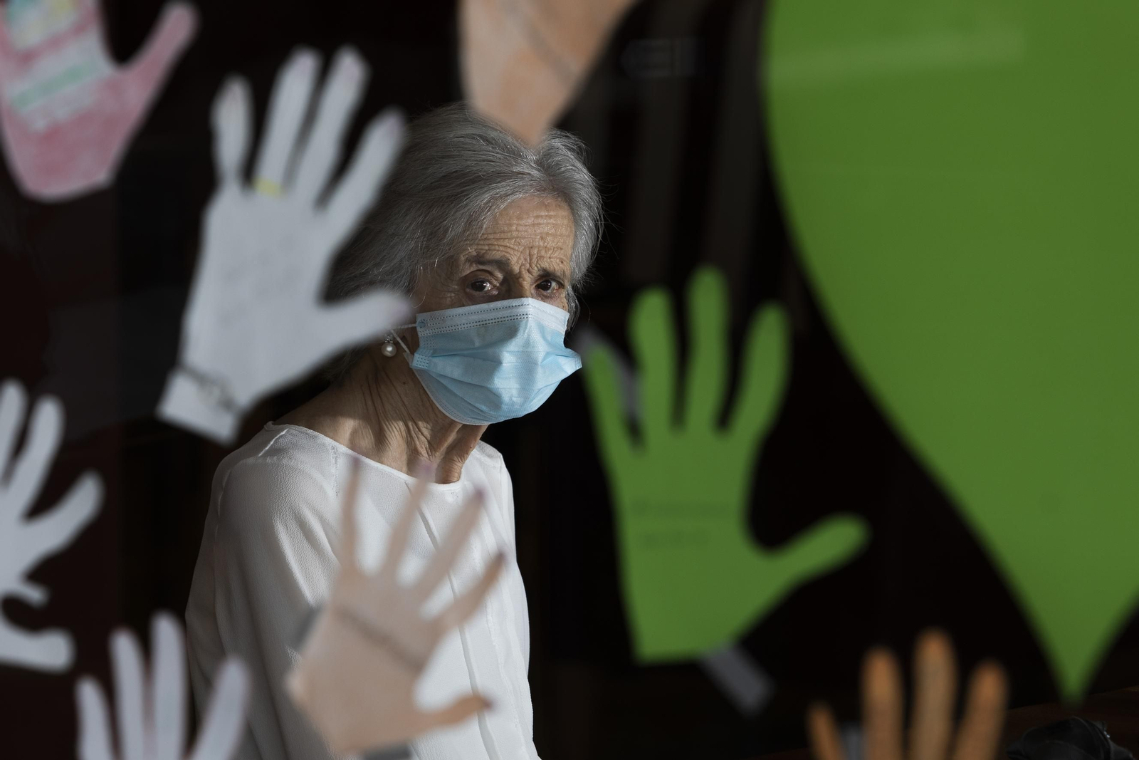 Una persona mayor en una residencia de Granada.