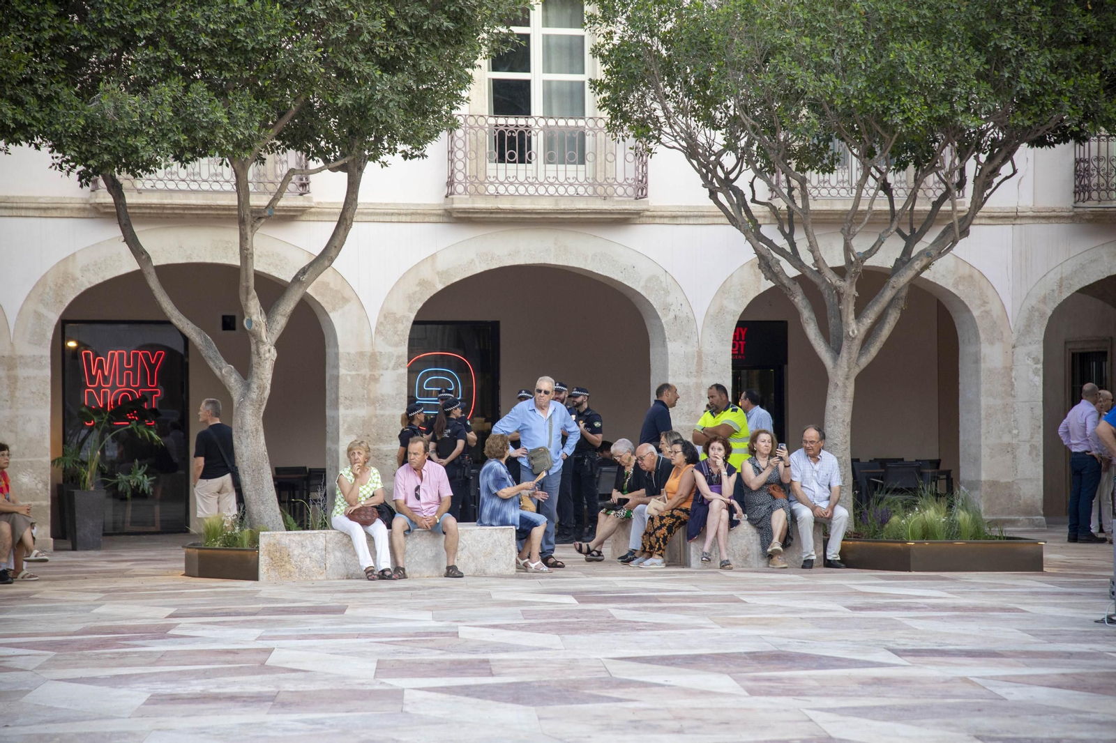 Las imágenes de la inauguración de la Plaza de la Constitución en Almería
