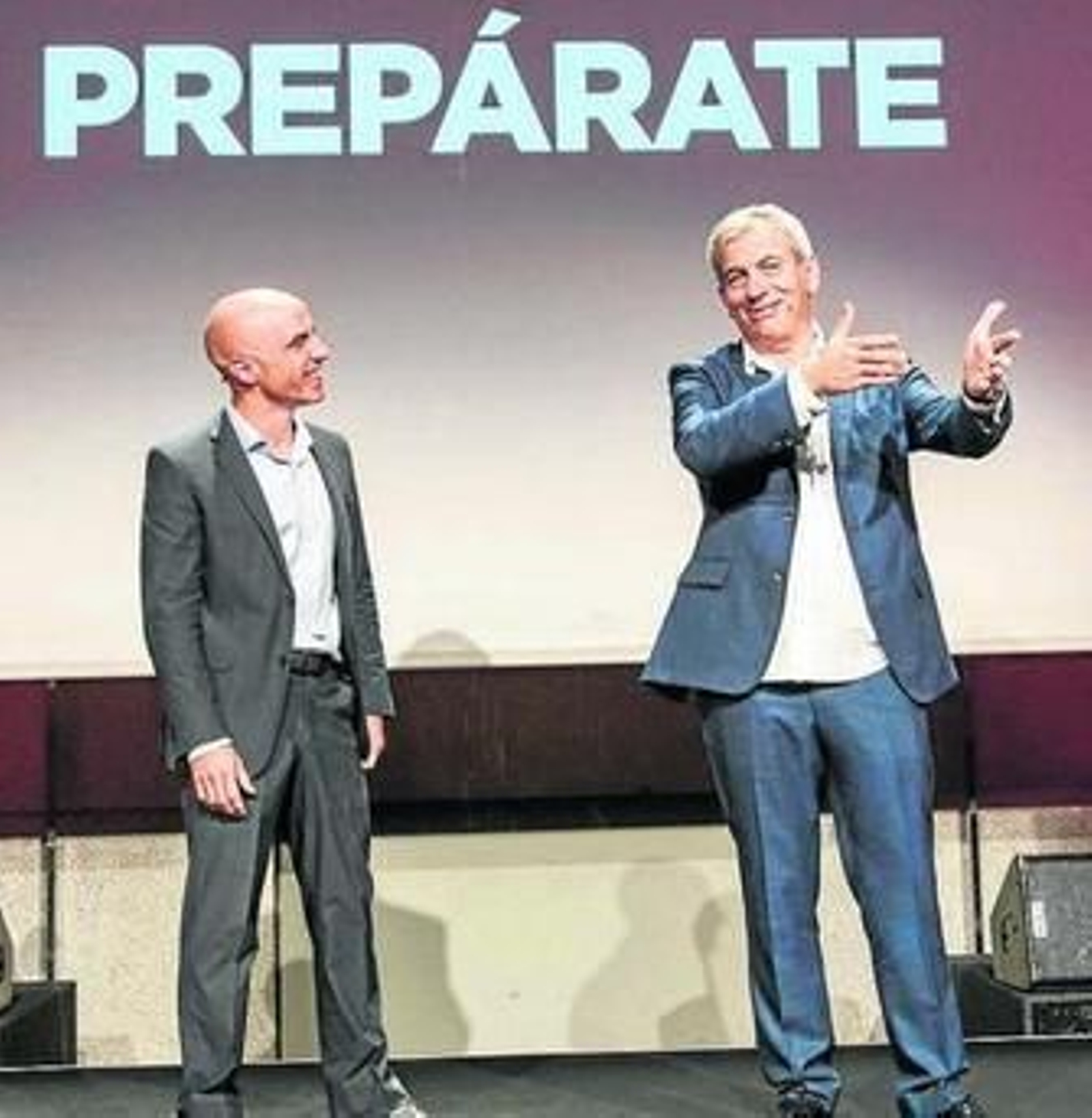 José Antonio Antón, director de Mega, y el presentador Carlos Sobera.