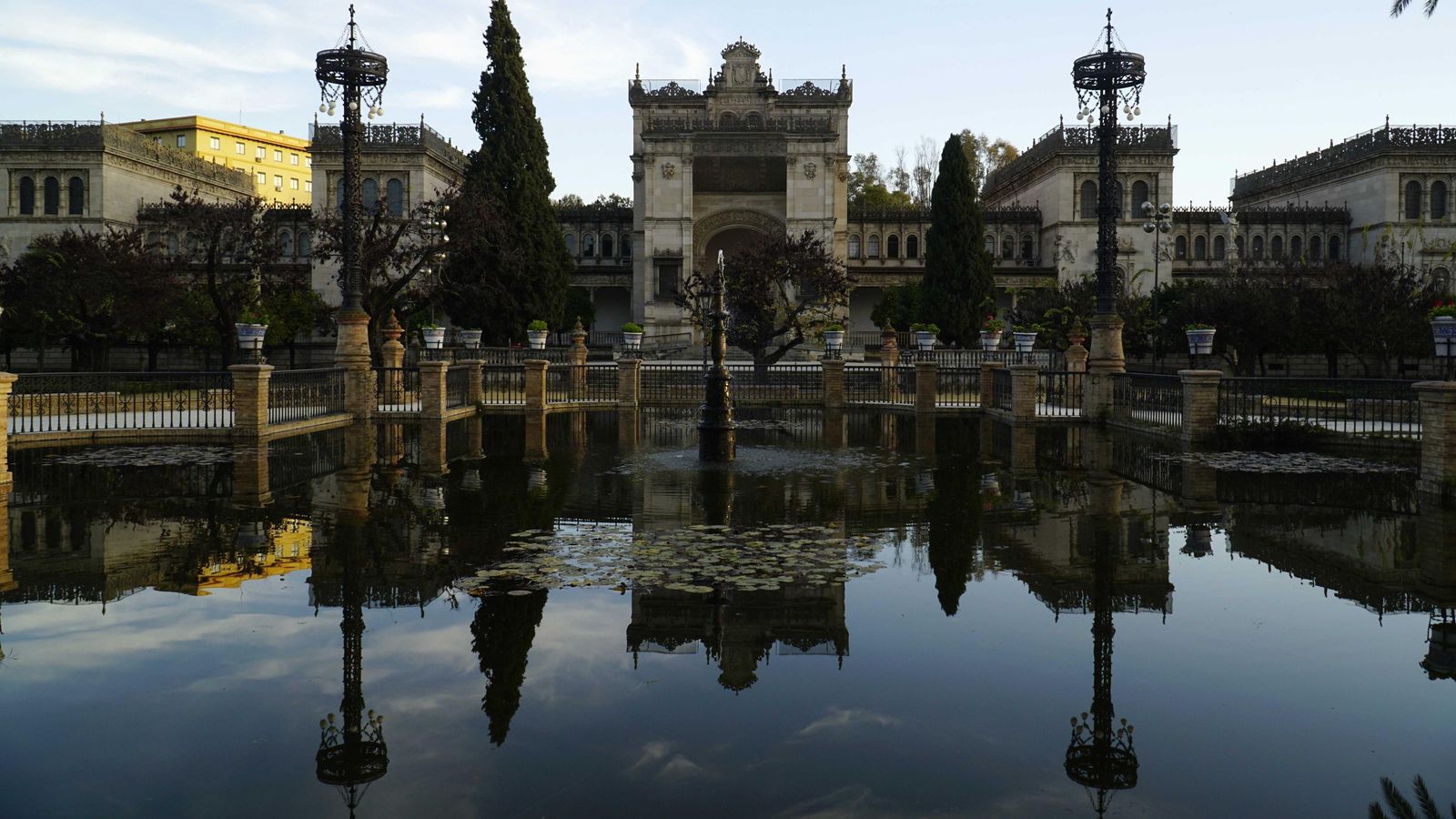 El Museo Arqueológico de Sevilla, situado en la idílica Plaza de América.